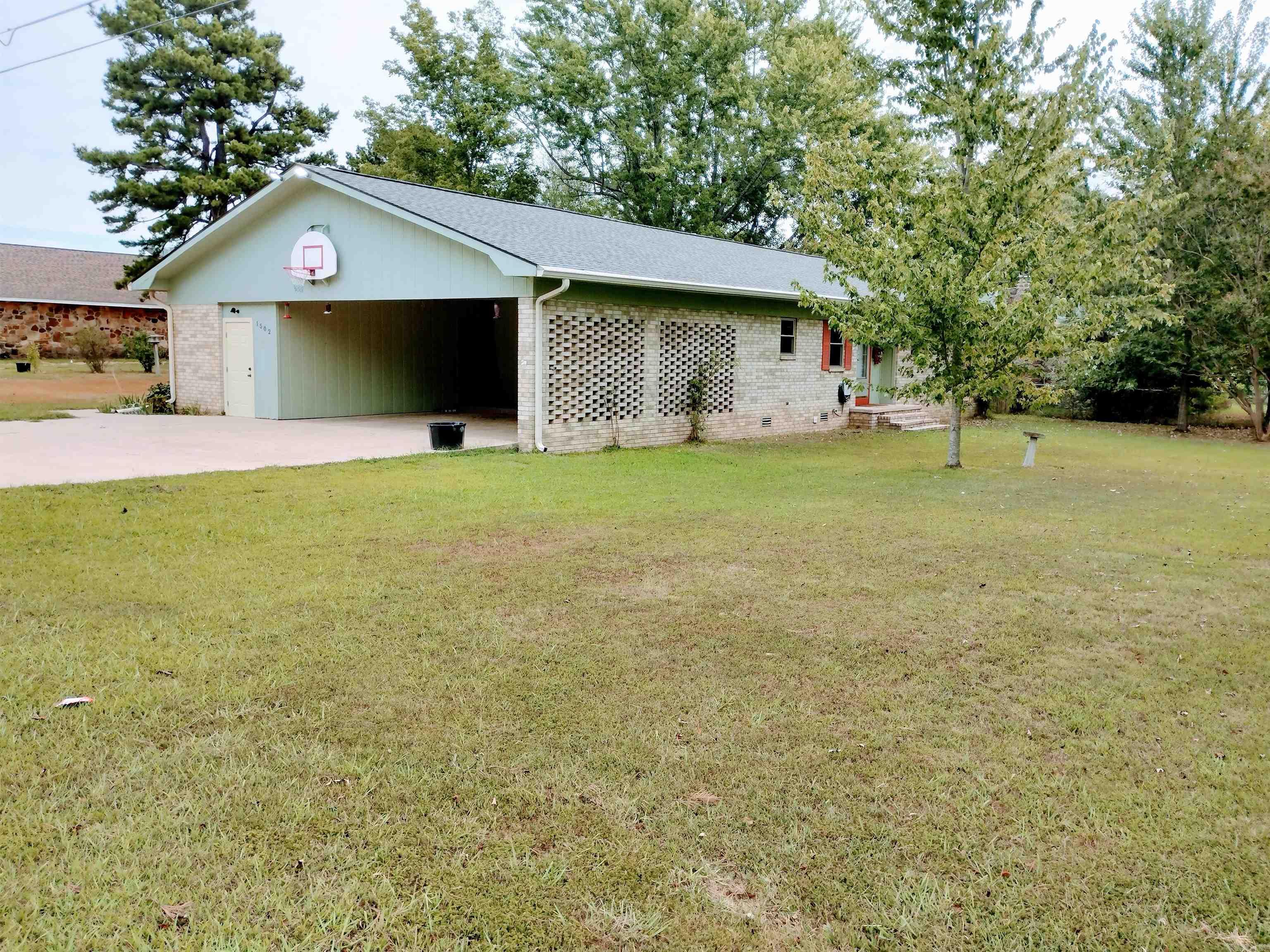 1502 Cynthia ST  Mountain View, AR