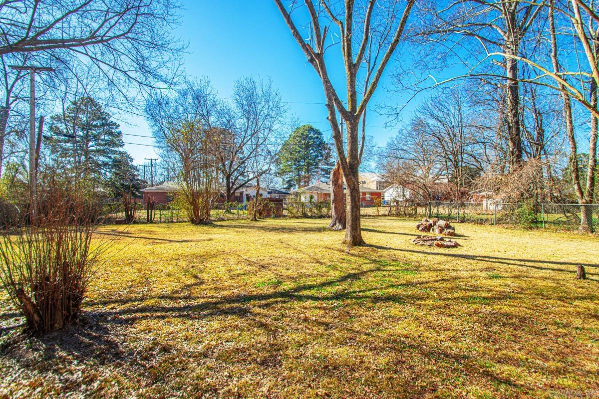 2207 Independence  Conway, AR