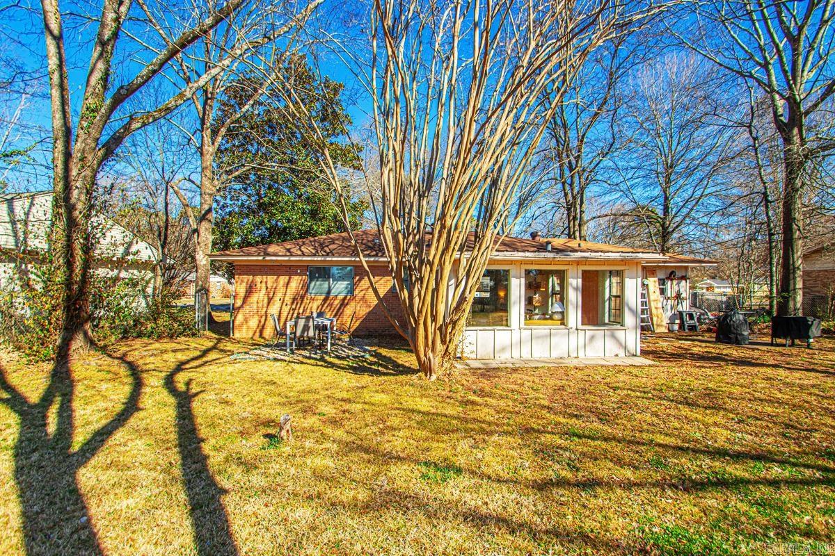 2207 Independence  Conway, AR