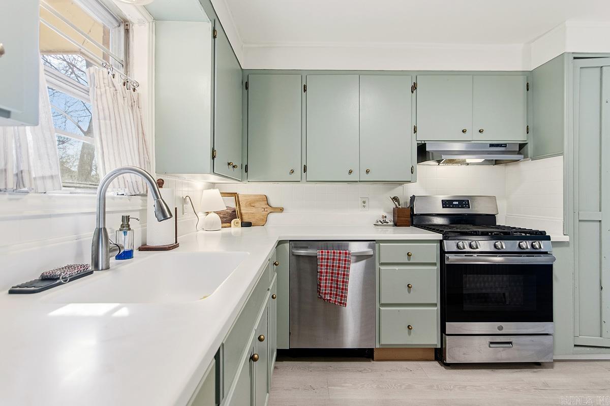 2207 Independence  Conway, AR