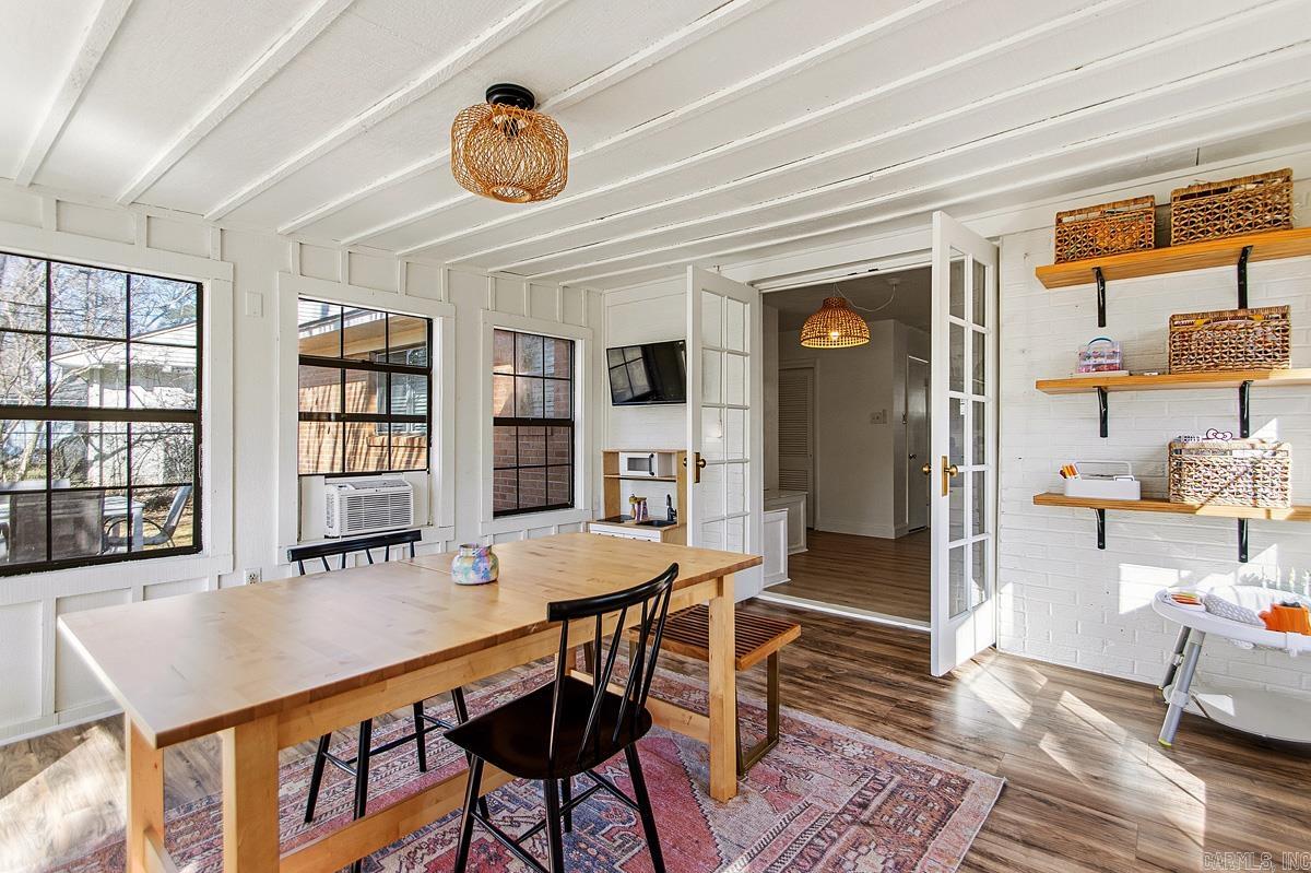 2207 Independence  Conway, AR