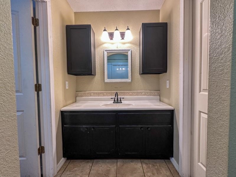 34 Alma  Highland, AR