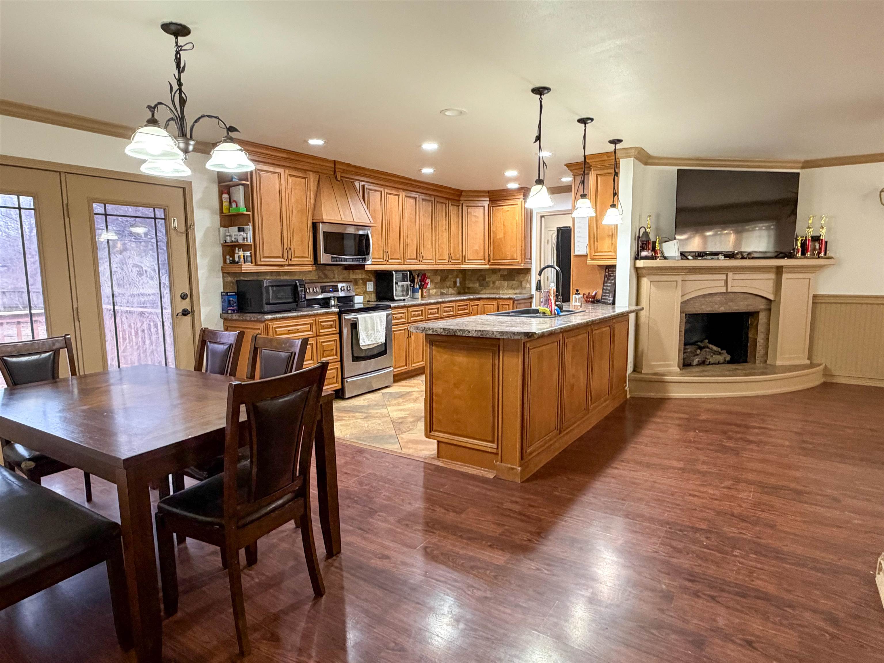 34 Alma  Highland, AR