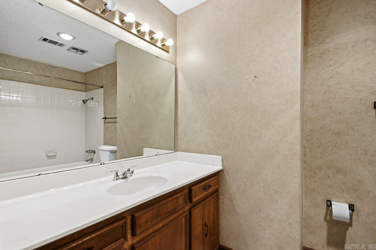 16 Thornhill  Sherwood, AR