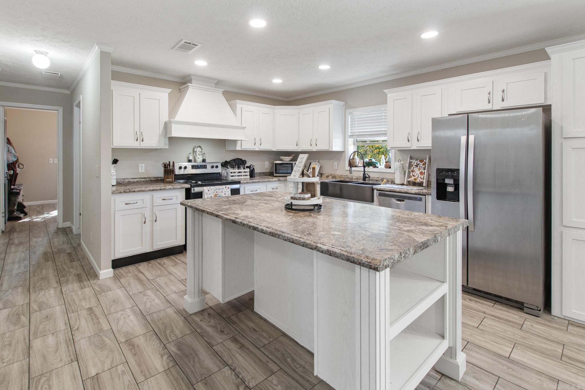 160 Oak Grove  Austin, AR