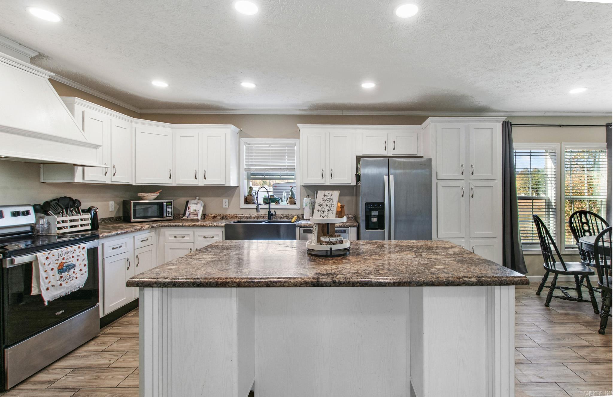 160 Oak Grove  Austin, AR