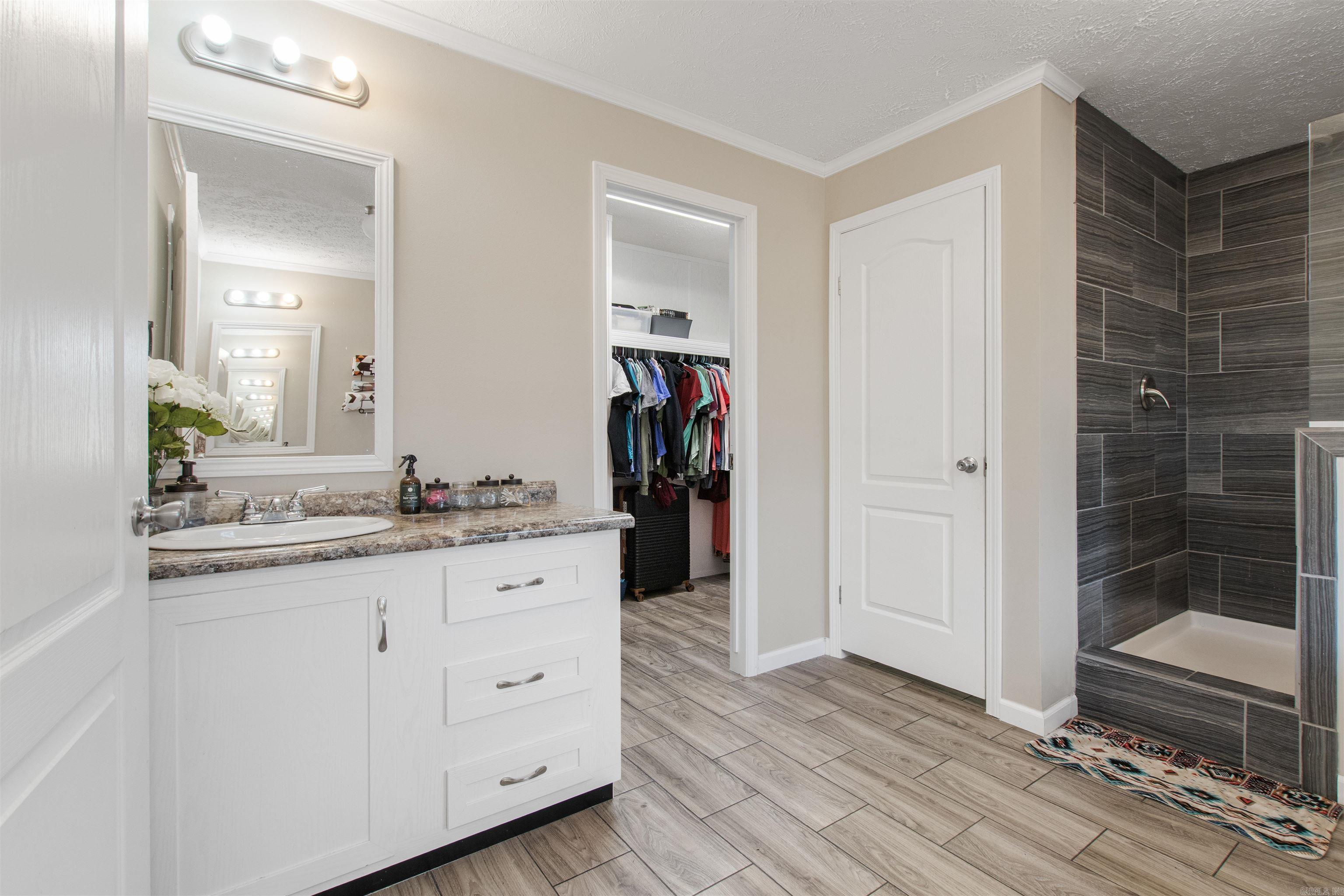 160 Oak Grove  Austin, AR