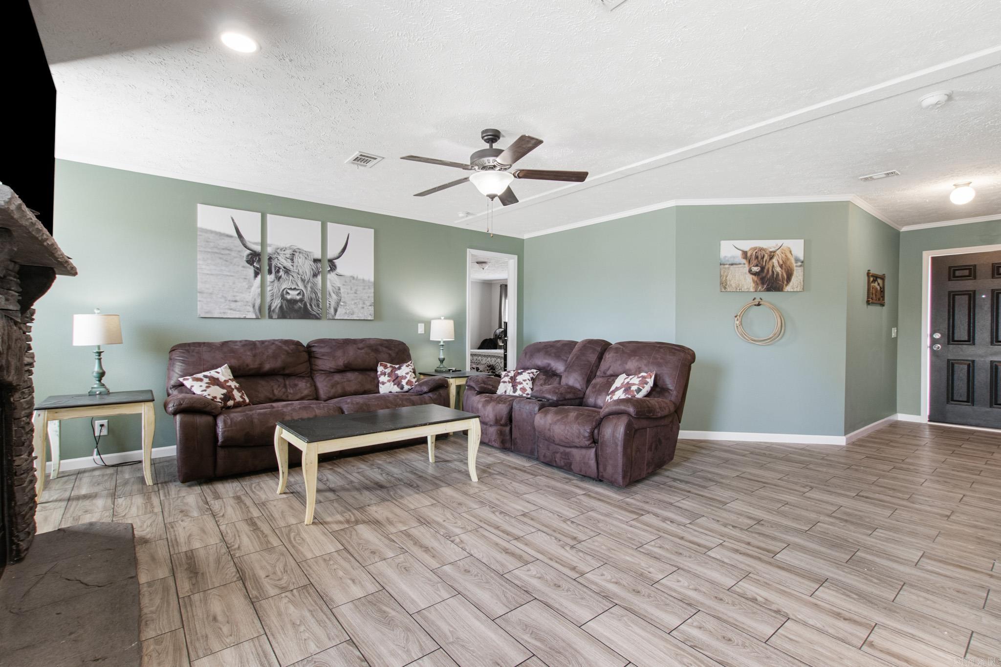 160 Oak Grove  Austin, AR