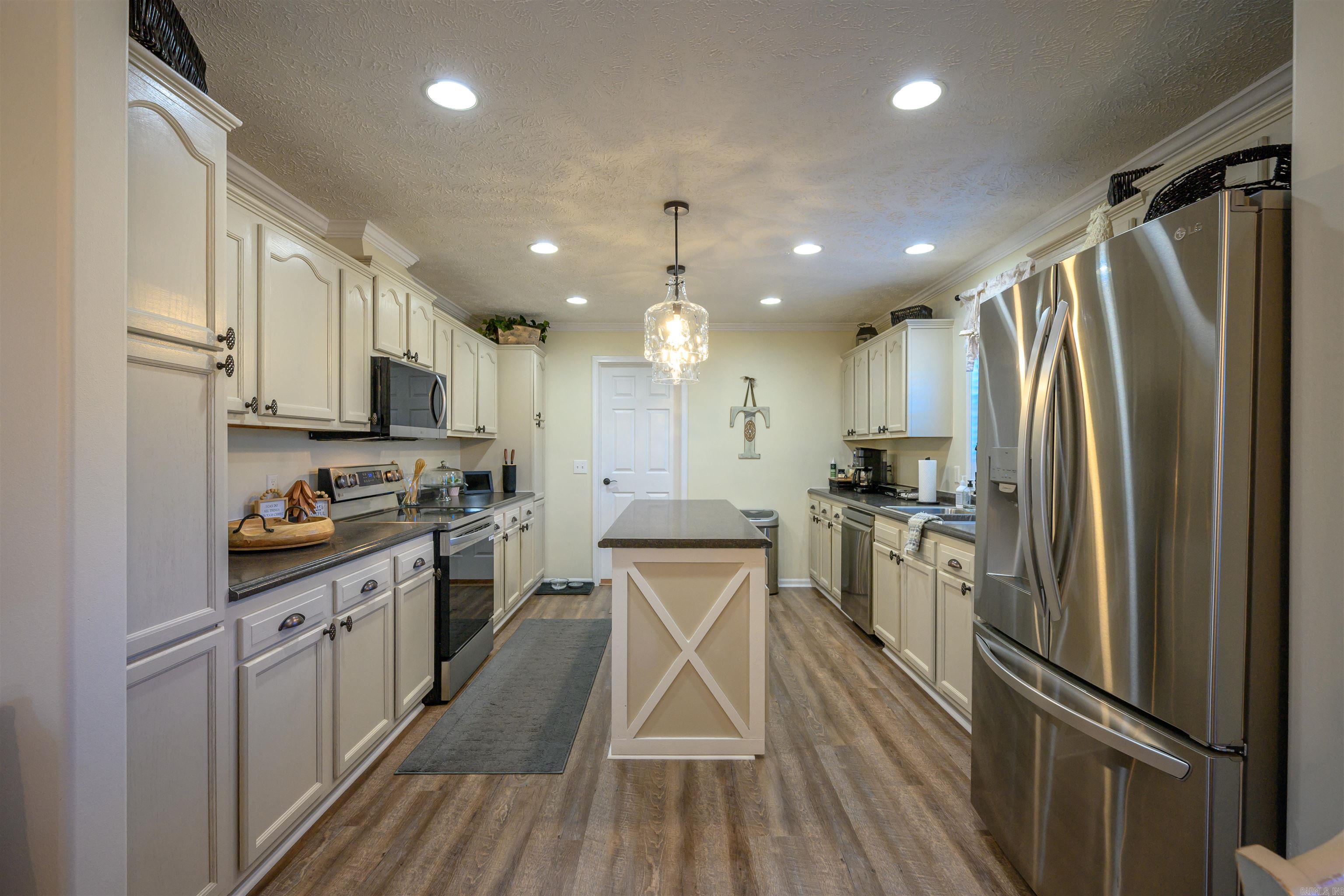 55 Kelly  Cushman, AR