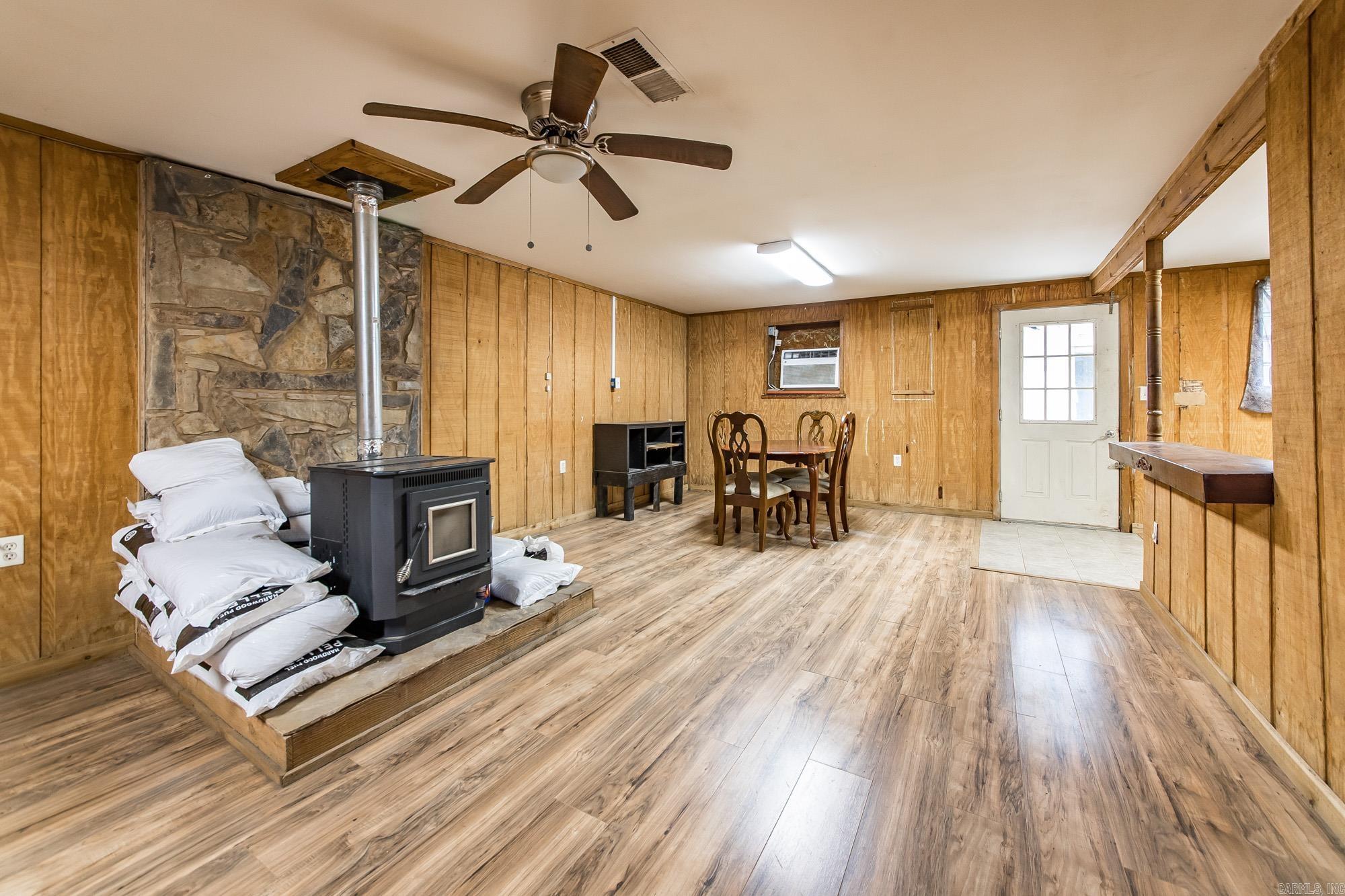 9172 Highway 336 W  Clinton, AR