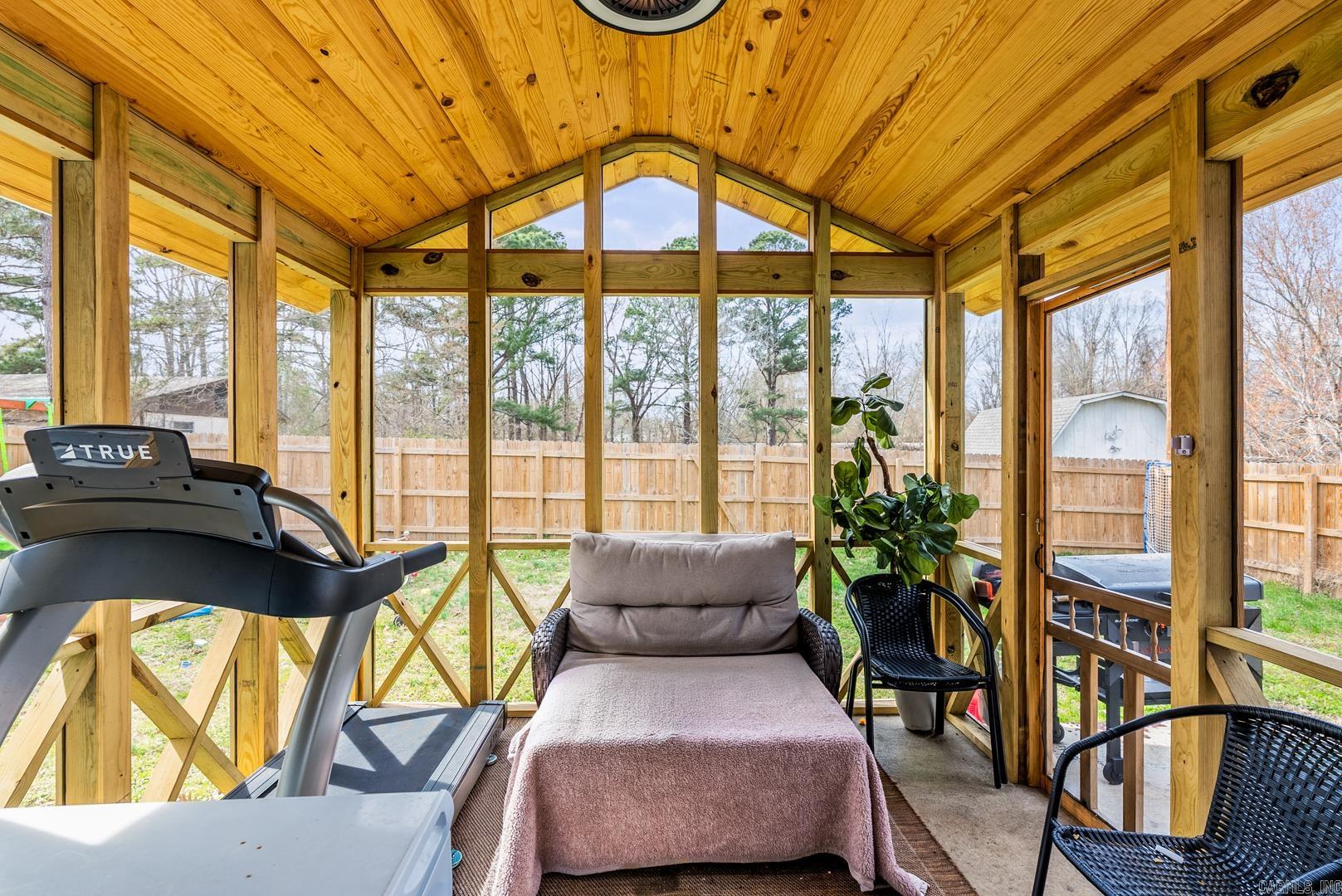 18 Wheeler  Mayflower, AR