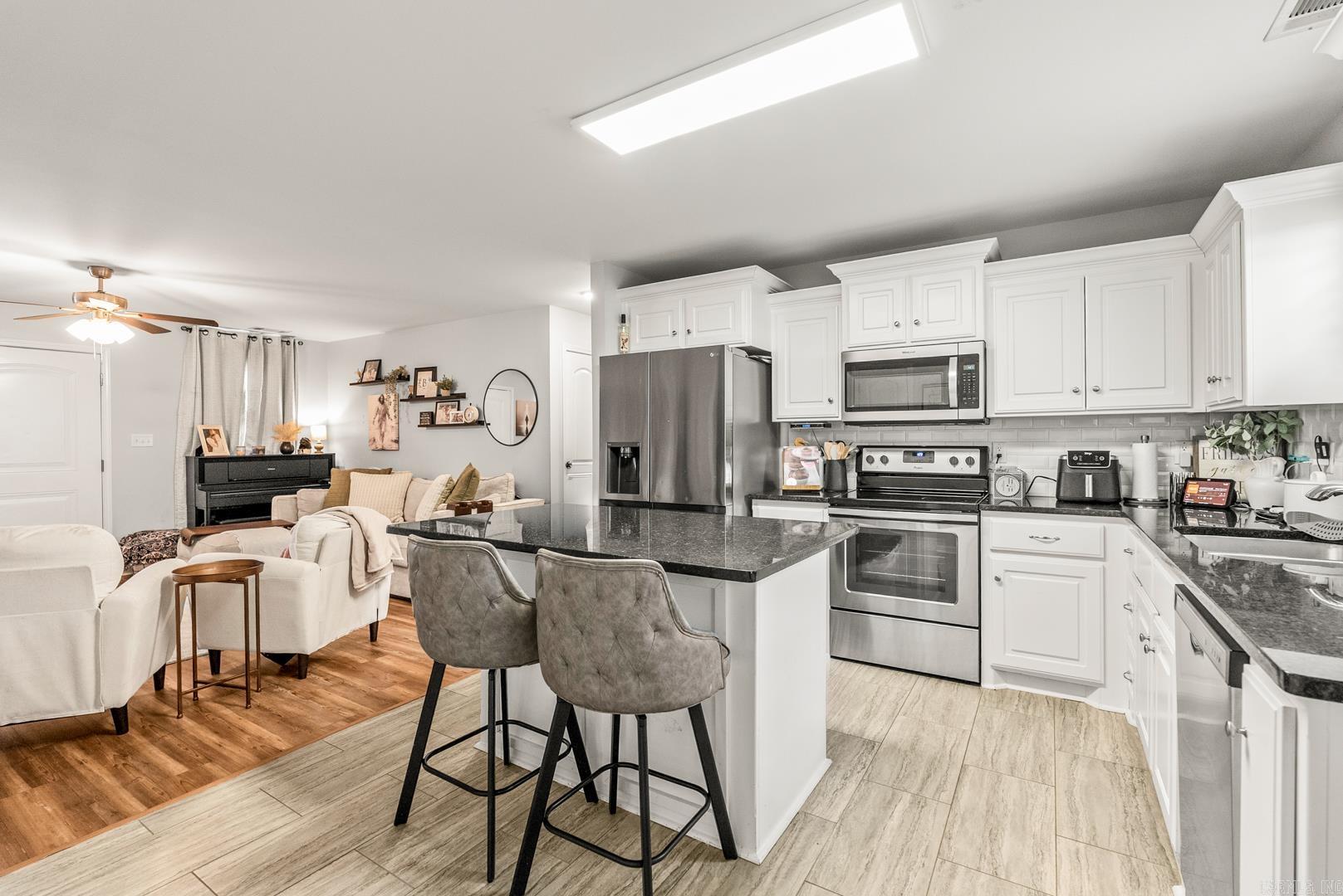 18 Wheeler  Mayflower, AR