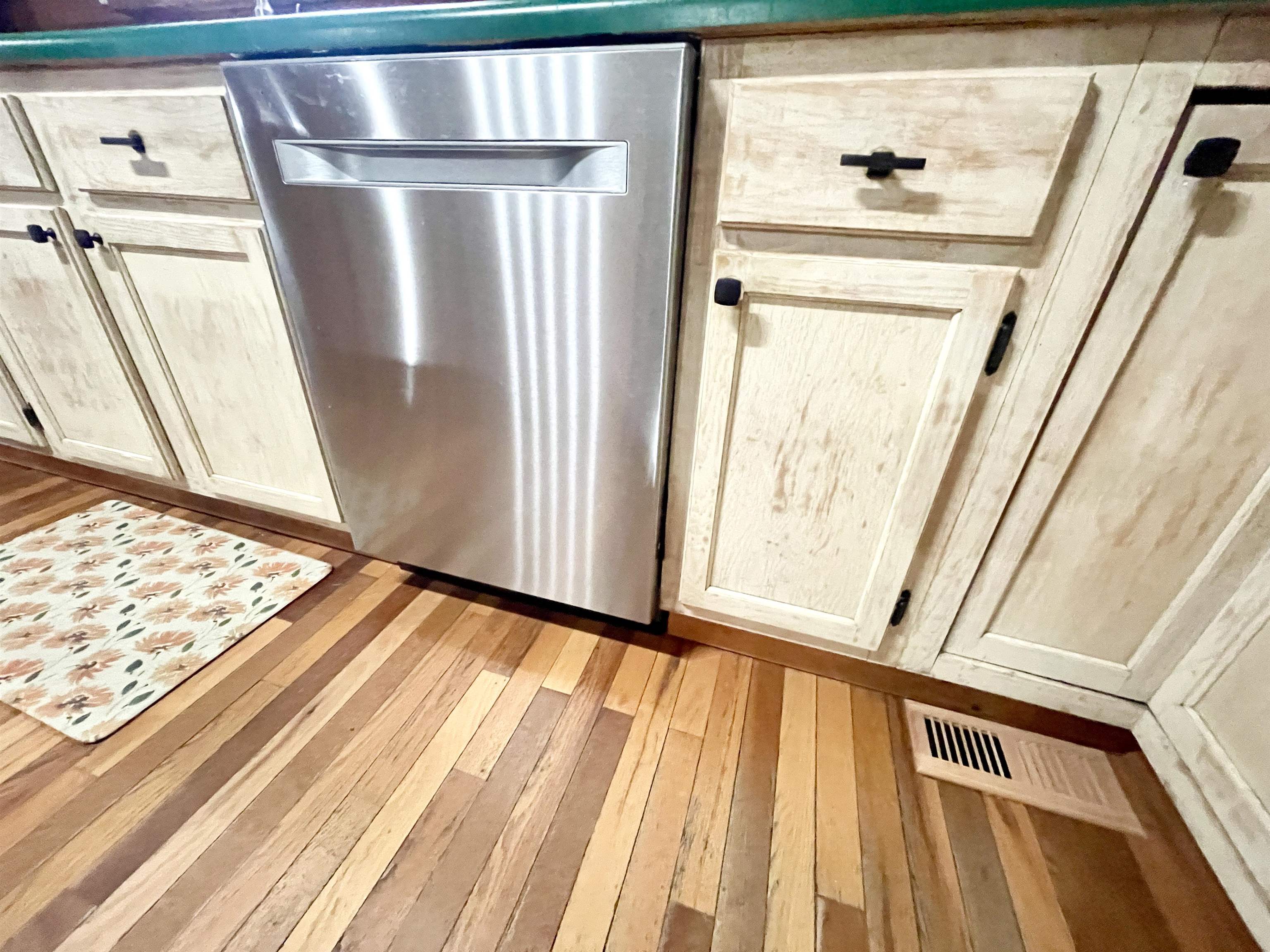 122 Runway Lane Salem, AR 72576