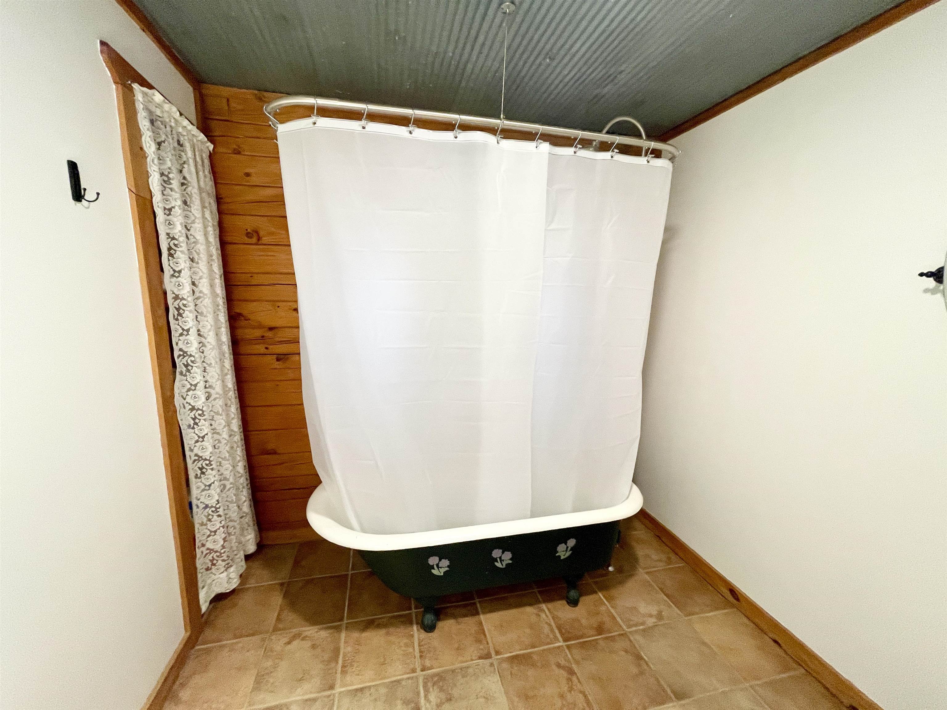 122 Runway Lane Salem, AR 72576