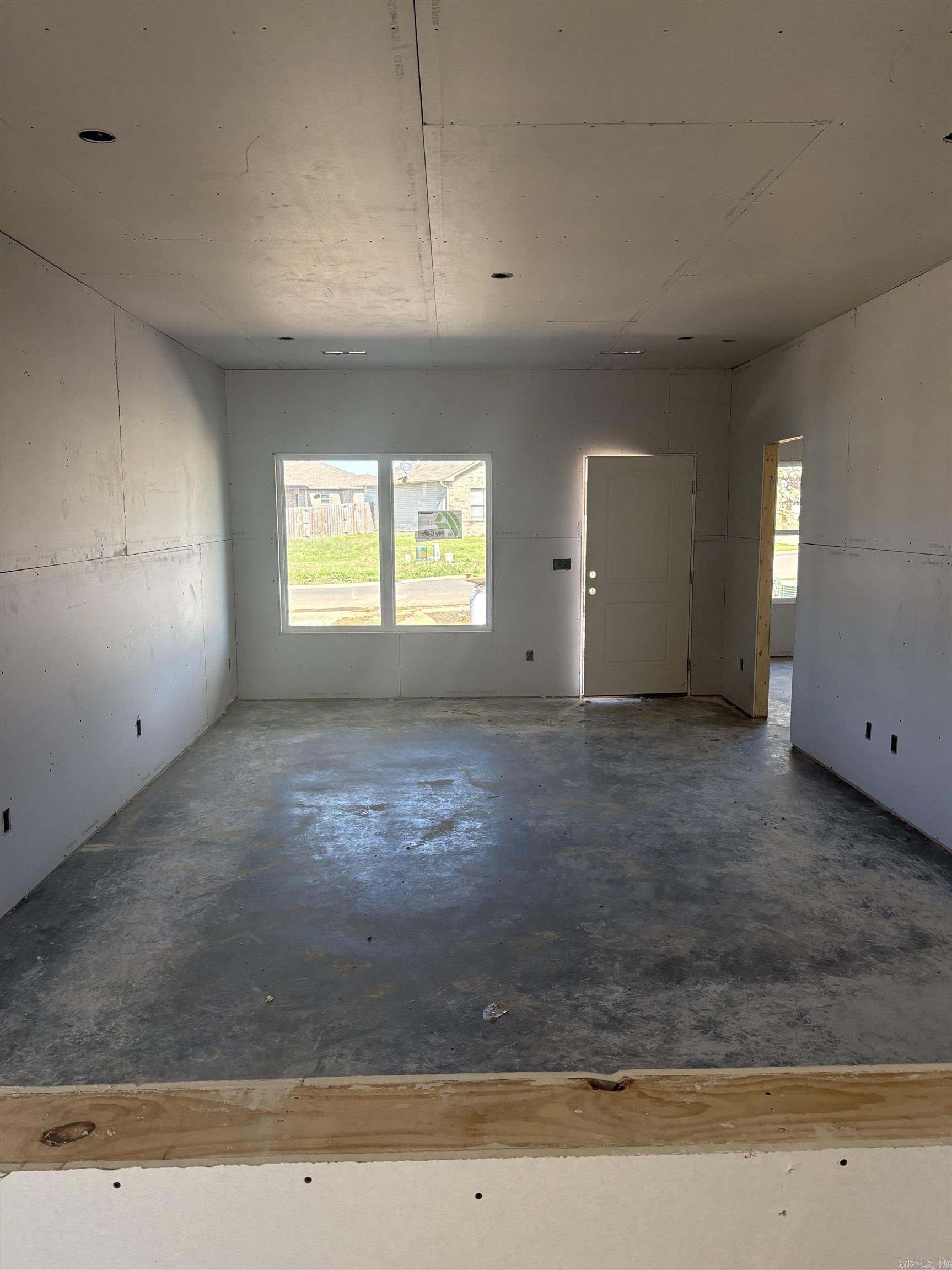 11 Ten Point Lane Ward, AR 72176