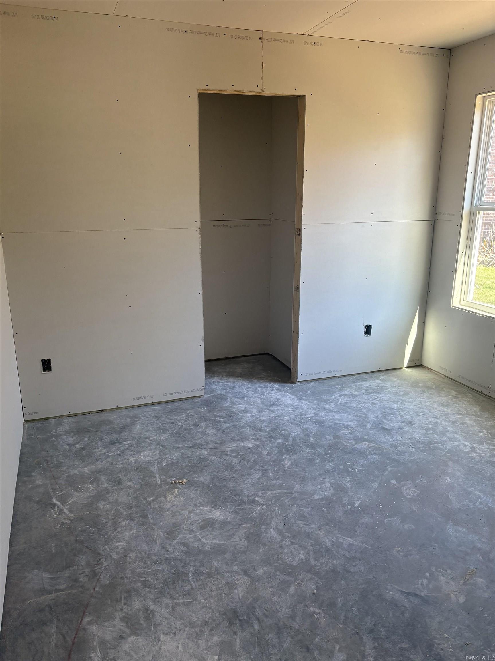 11 Ten Point Lane Ward, AR 72176