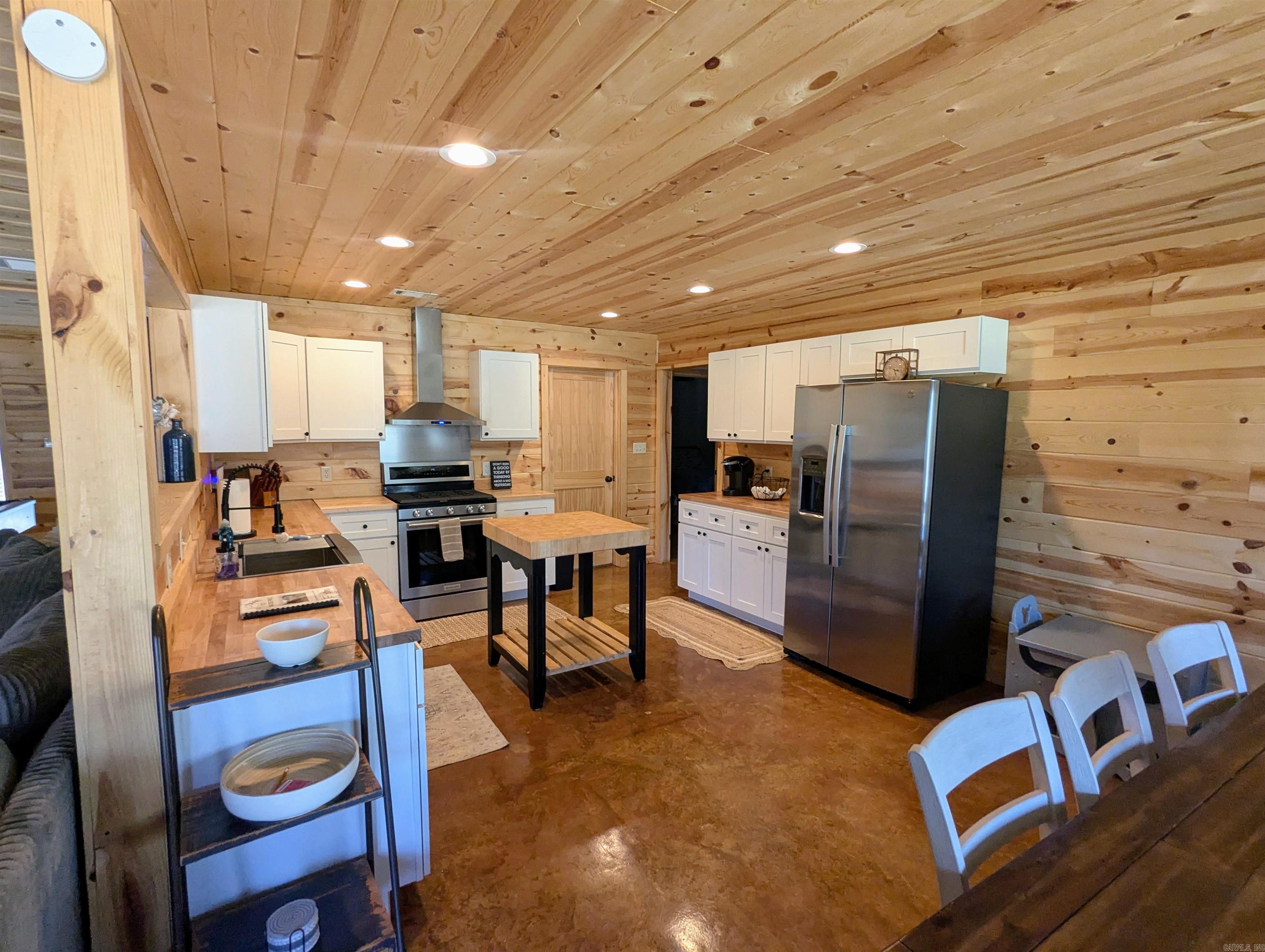 3191 Brownsville  Greers Ferry, AR