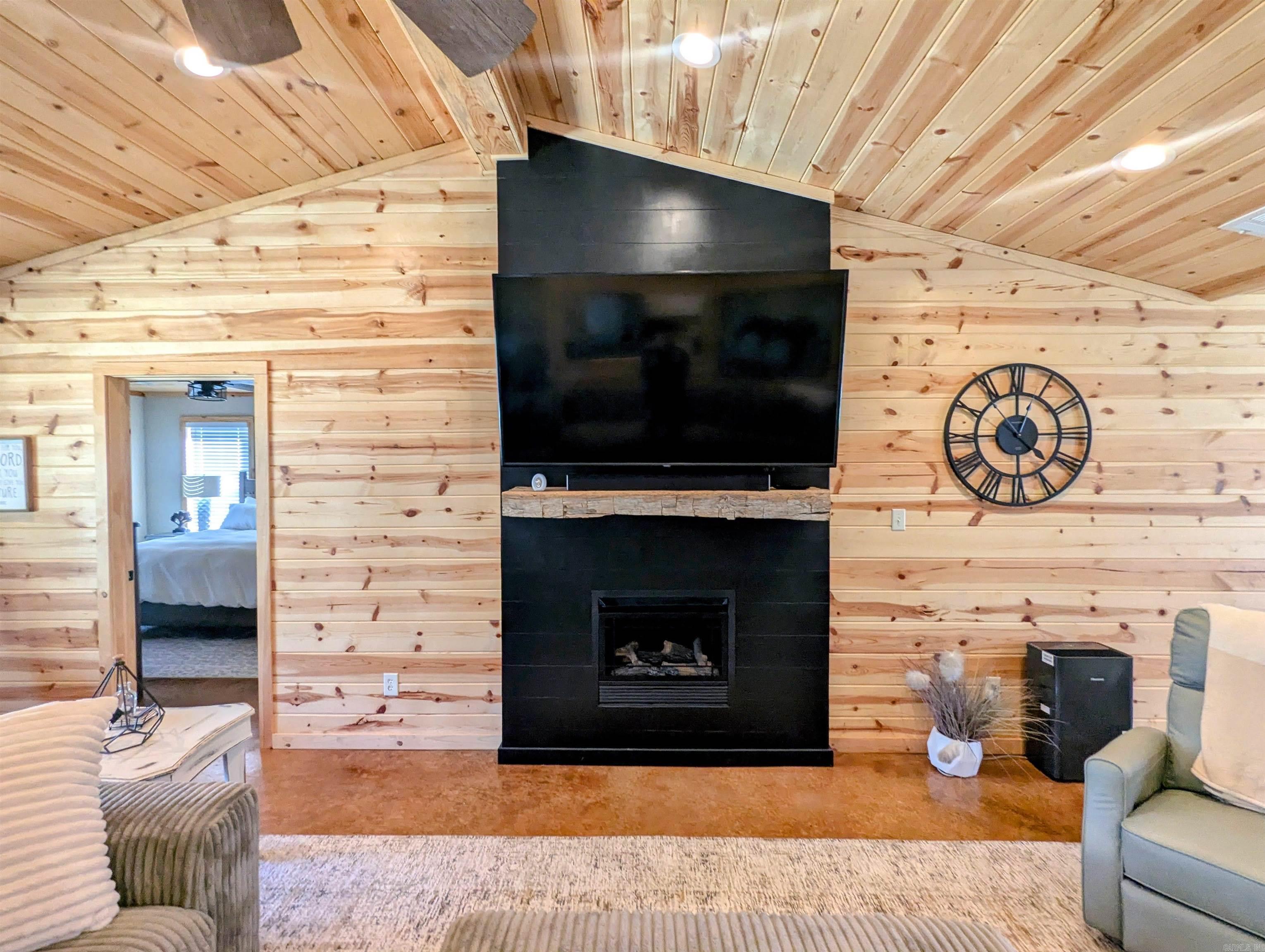 3191 Brownsville  Greers Ferry, AR