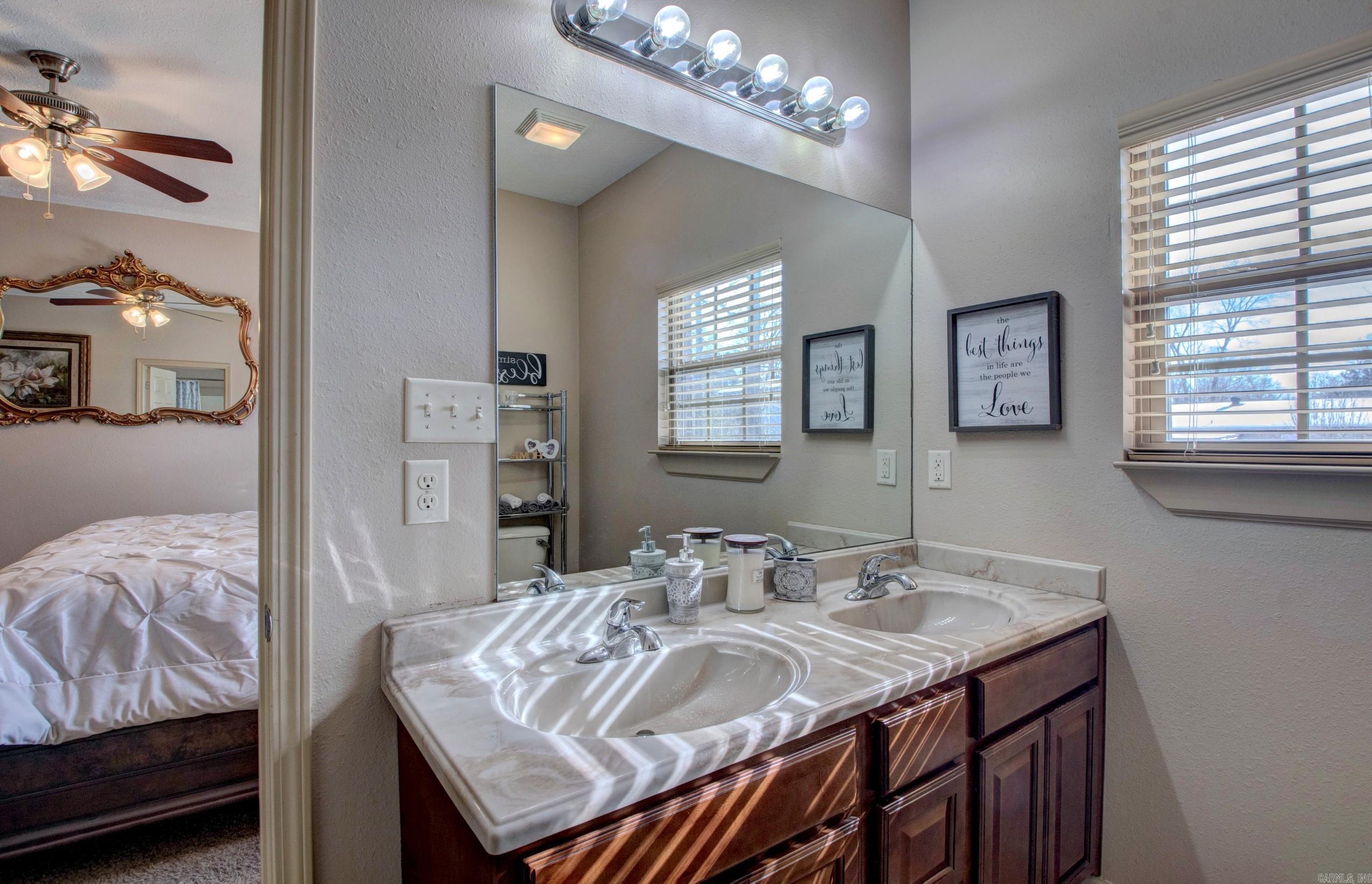 5709 Flight  Jacksonville, AR