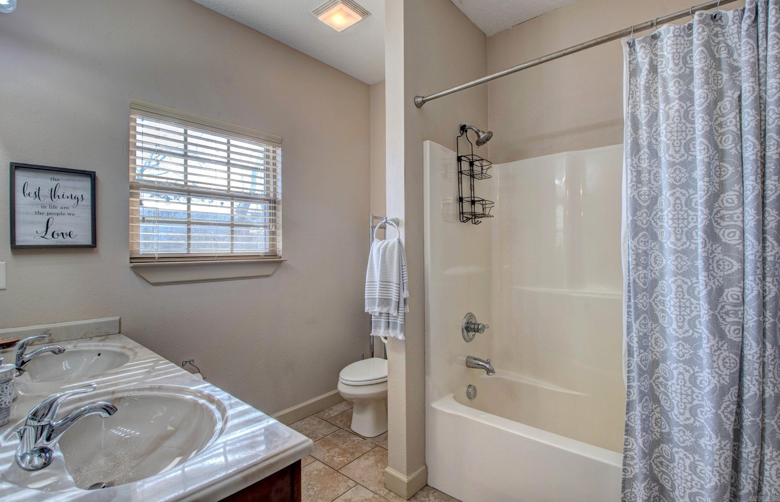 5709 Flight  Jacksonville, AR