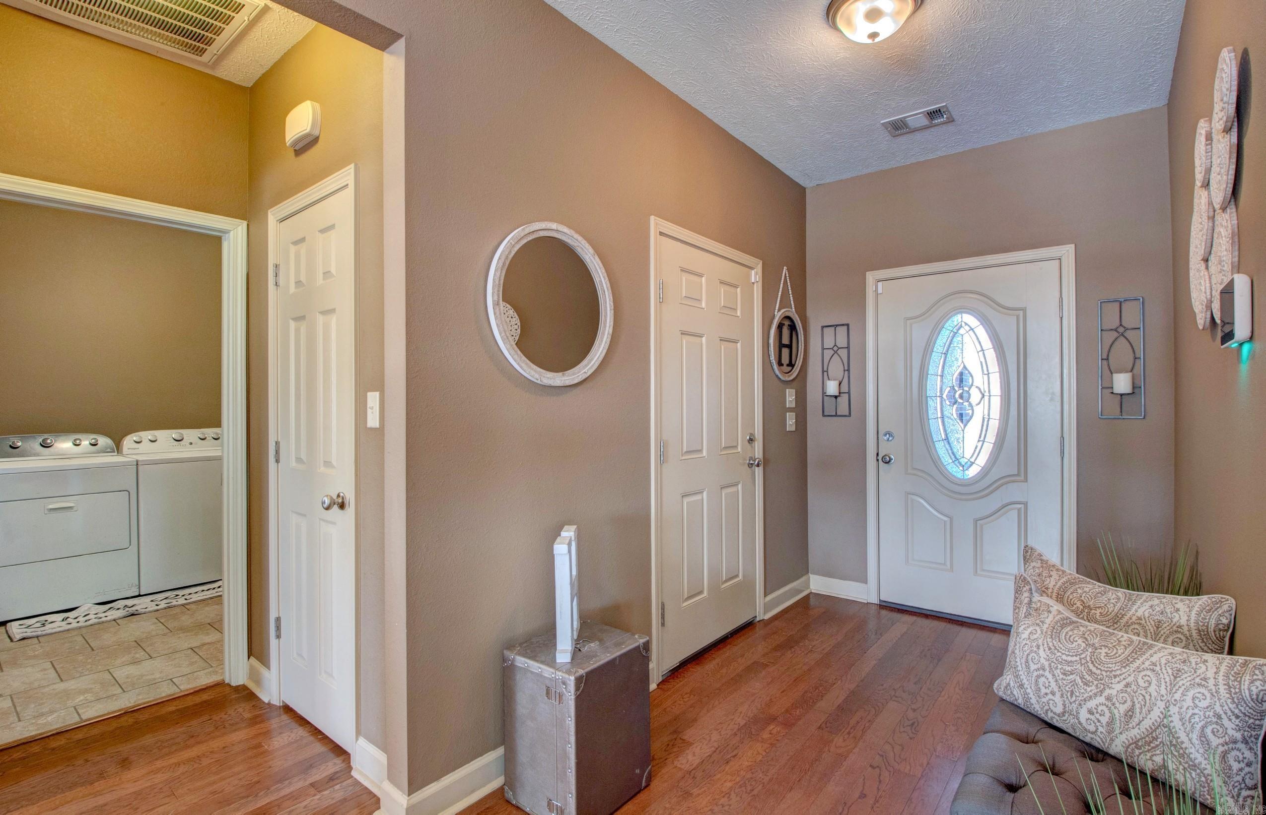 5709 Flight  Jacksonville, AR