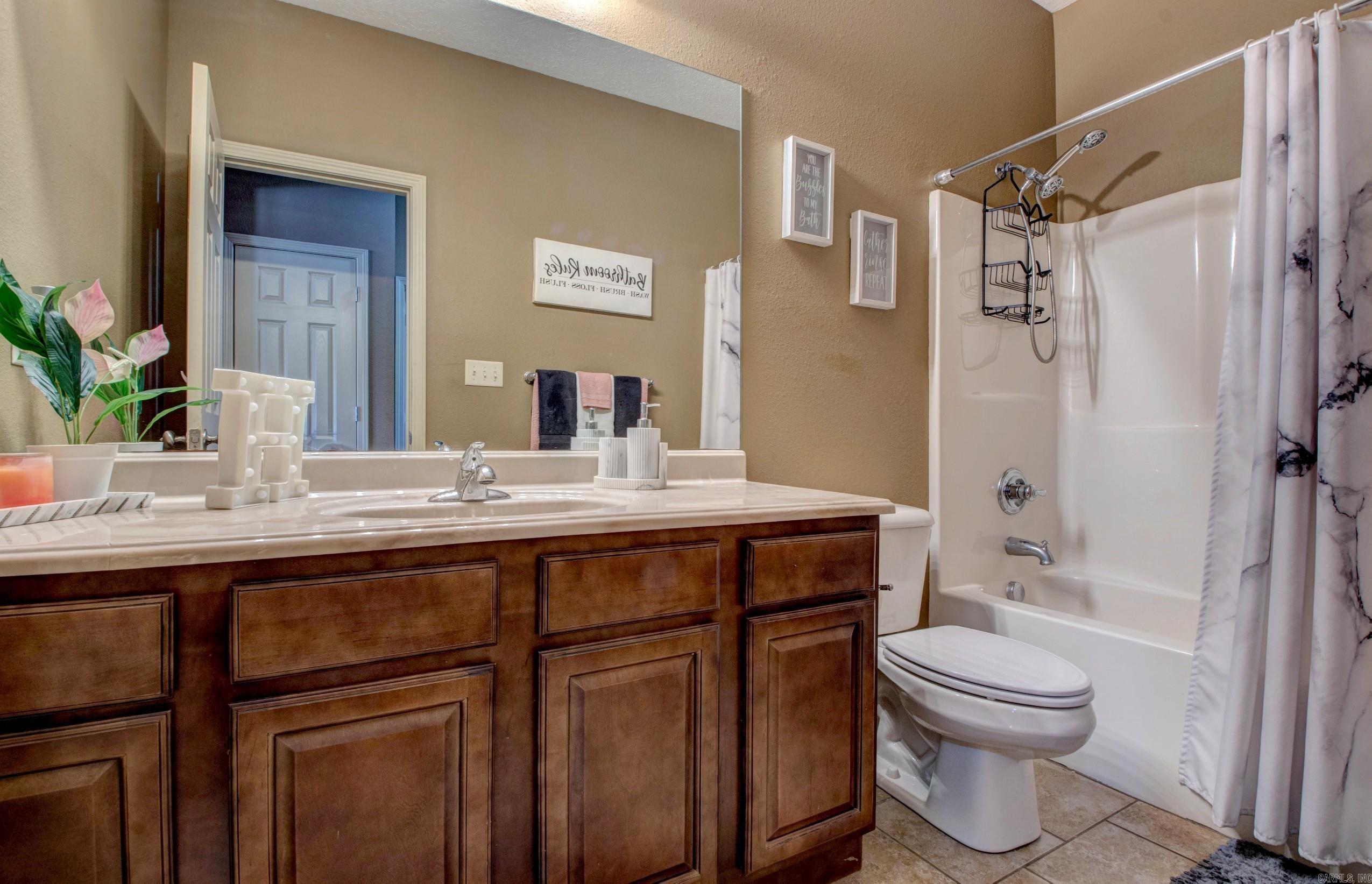 5709 Flight  Jacksonville, AR