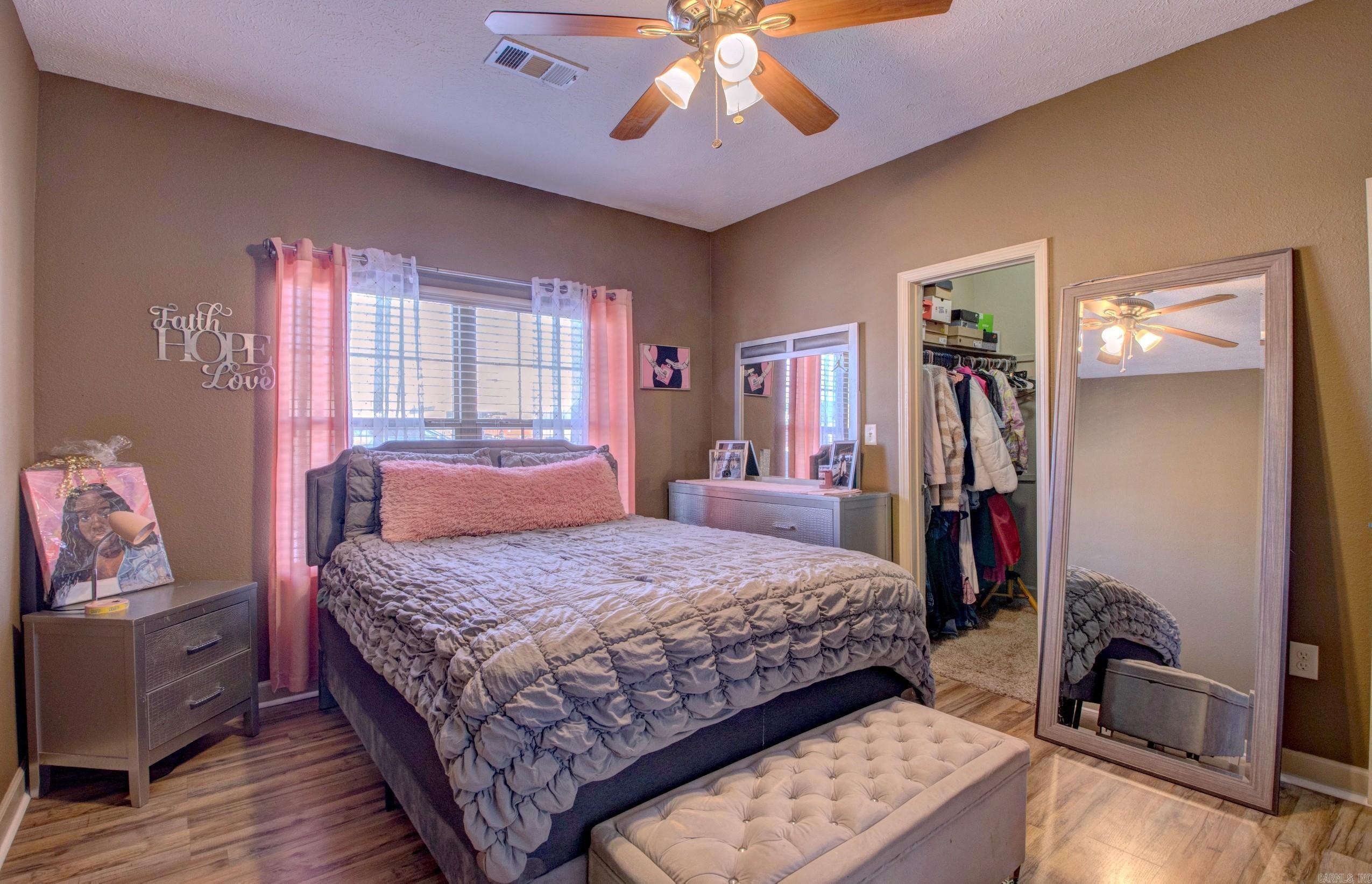 5709 Flight  Jacksonville, AR