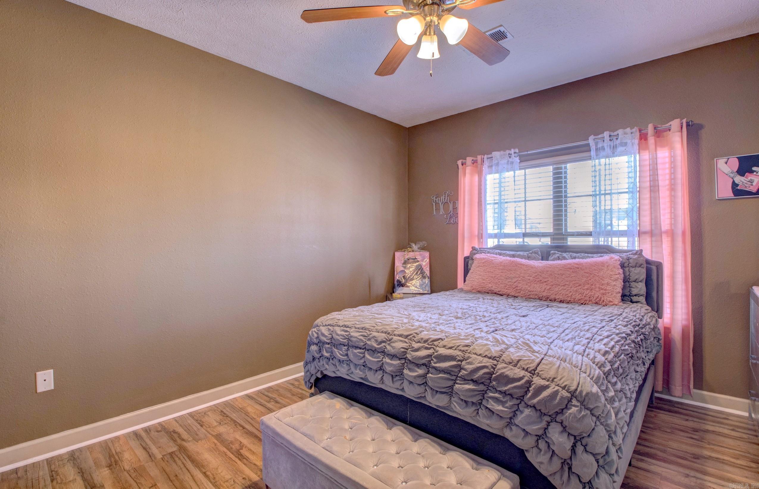 5709 Flight  Jacksonville, AR