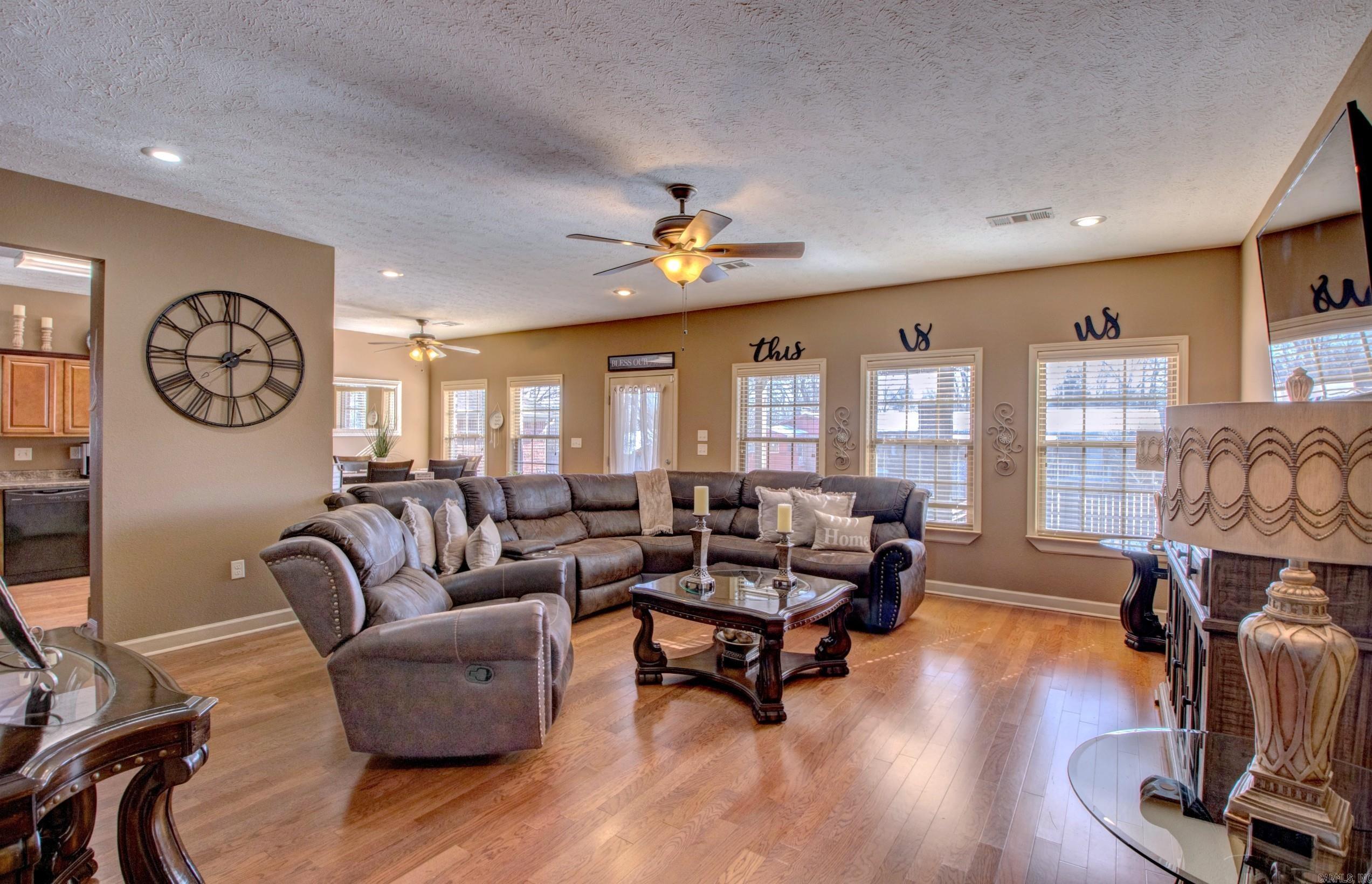 5709 Flight  Jacksonville, AR