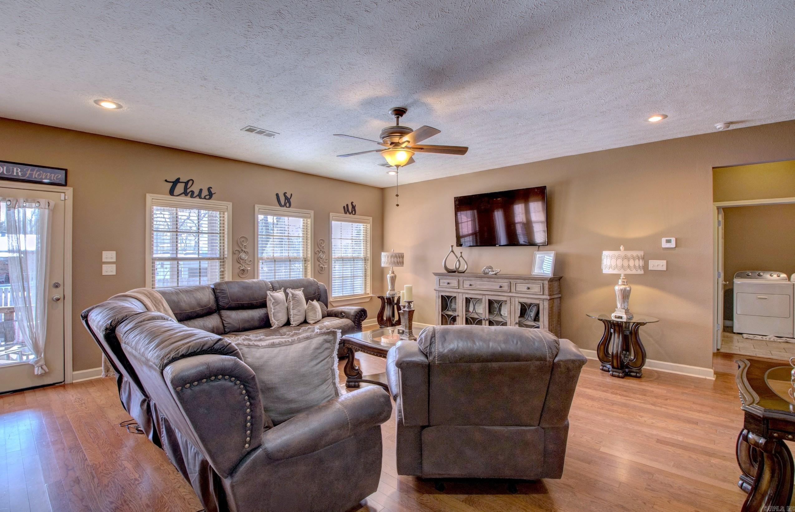 5709 Flight  Jacksonville, AR