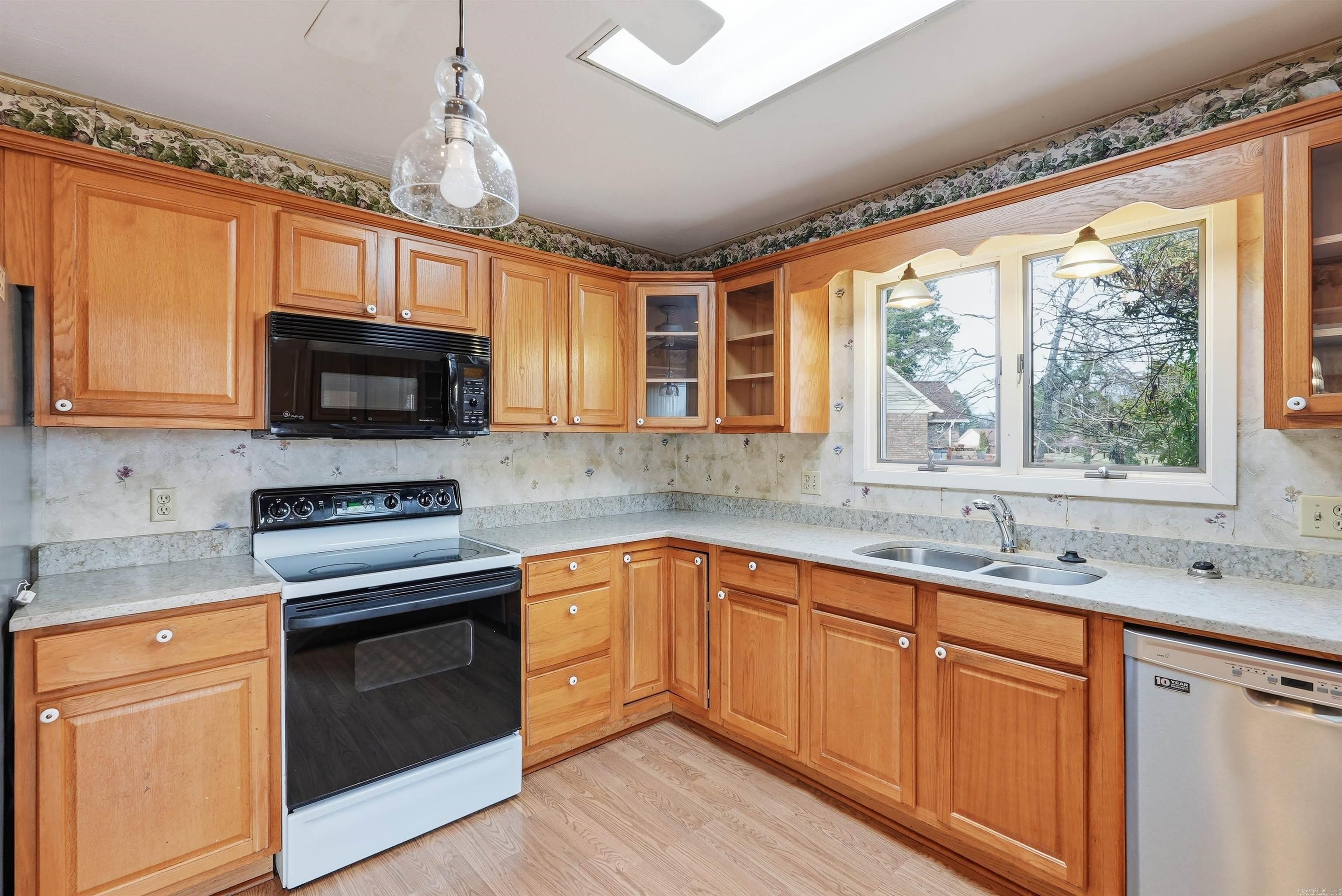 110 Fairway Ct  Hot Springs, AR