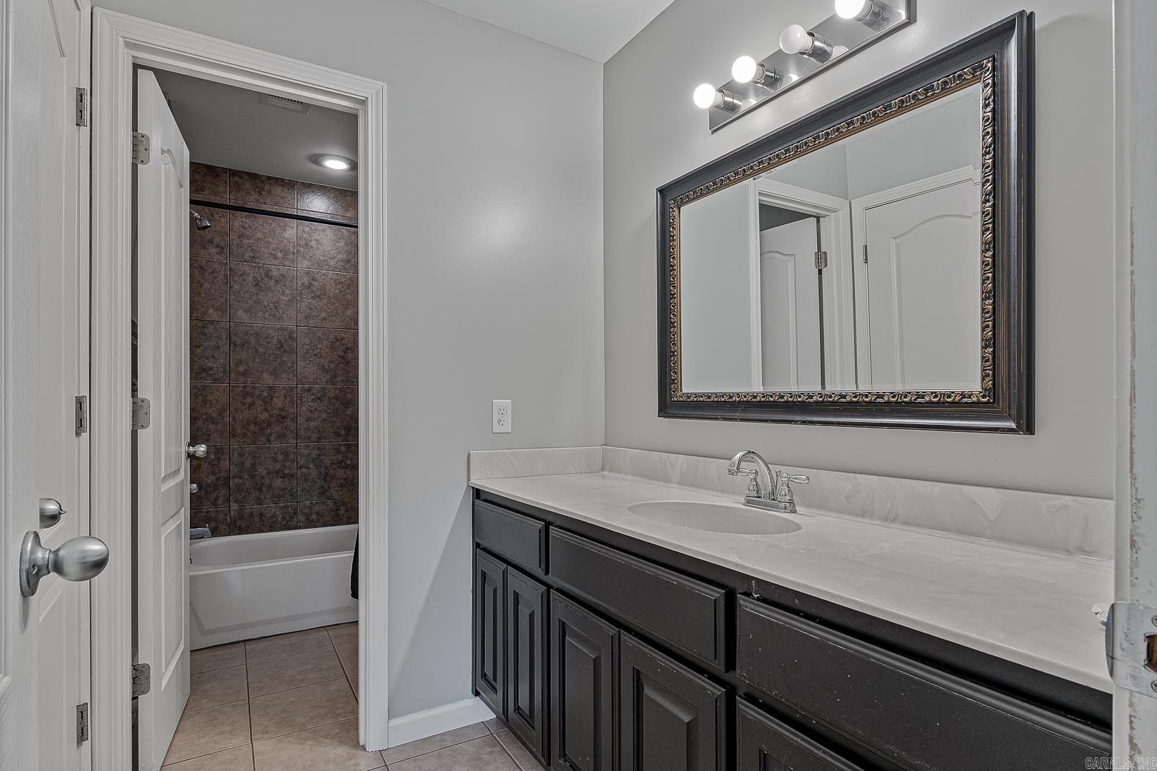 3104 Bronze Leaf  Paragould, AR