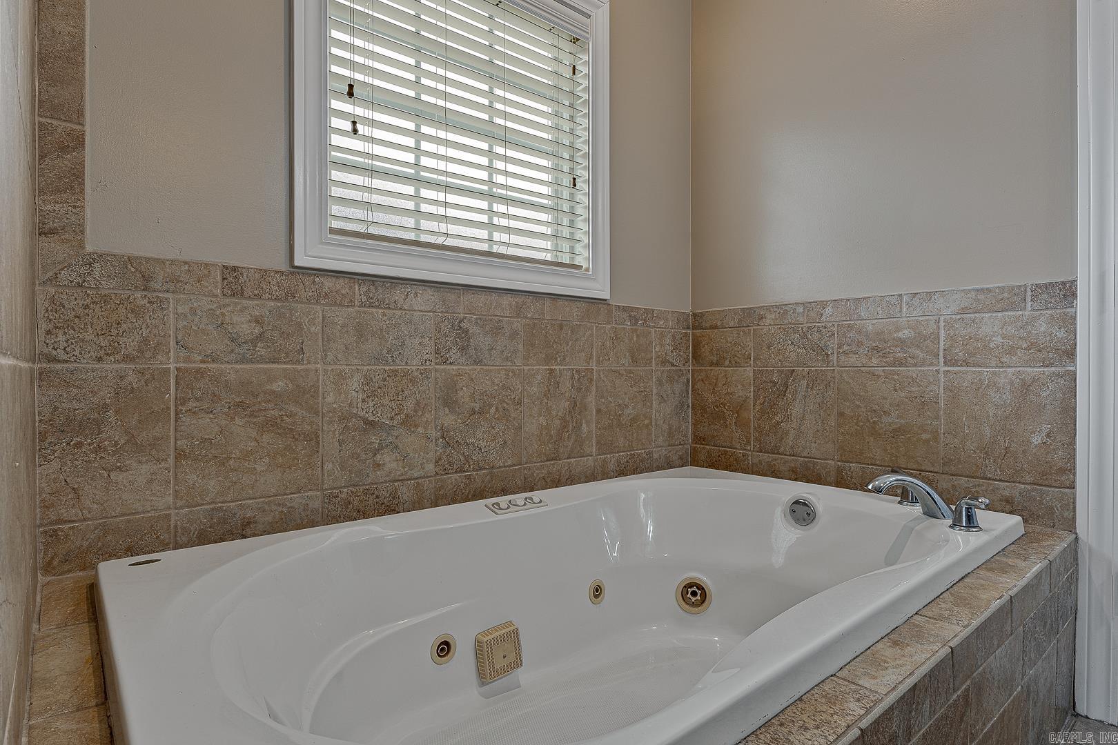 3104 Bronze Leaf  Paragould, AR