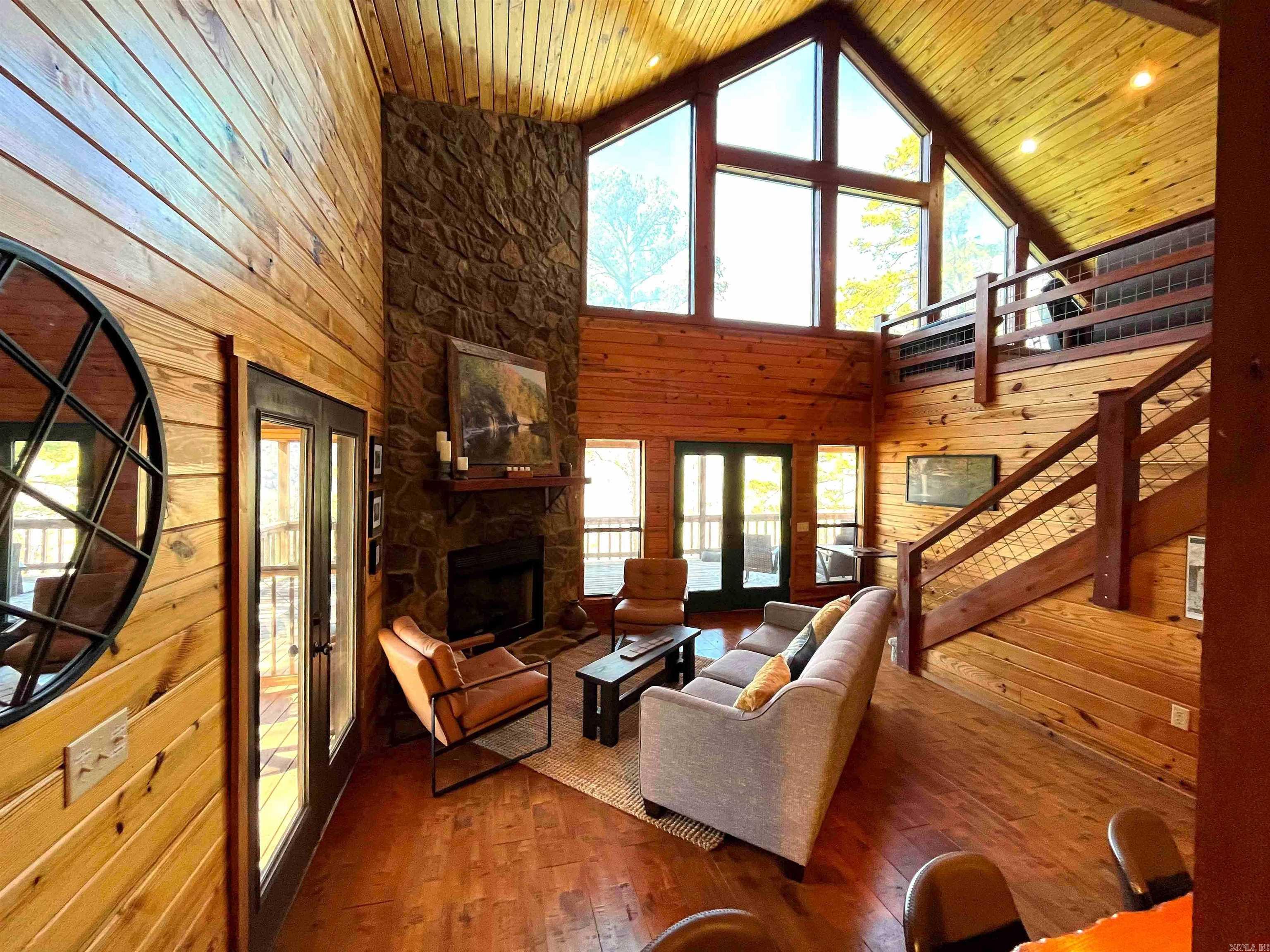 352 Bluff View  Mountain View, AR