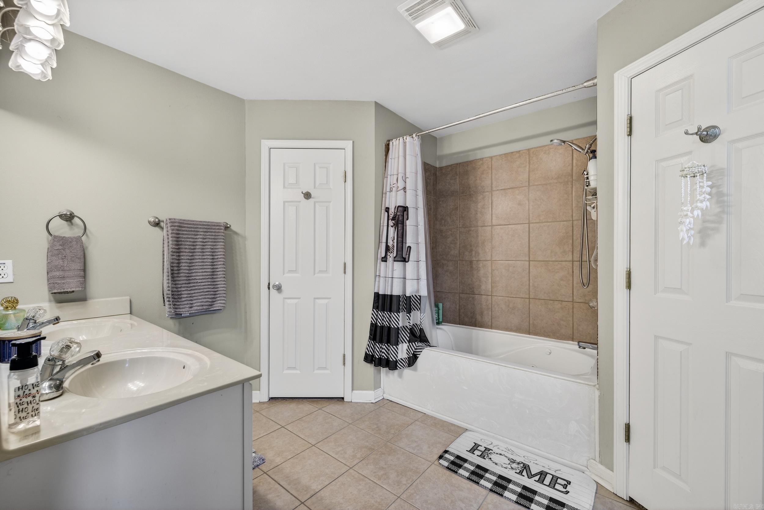 19 Shamsie Dr  Ward, AR