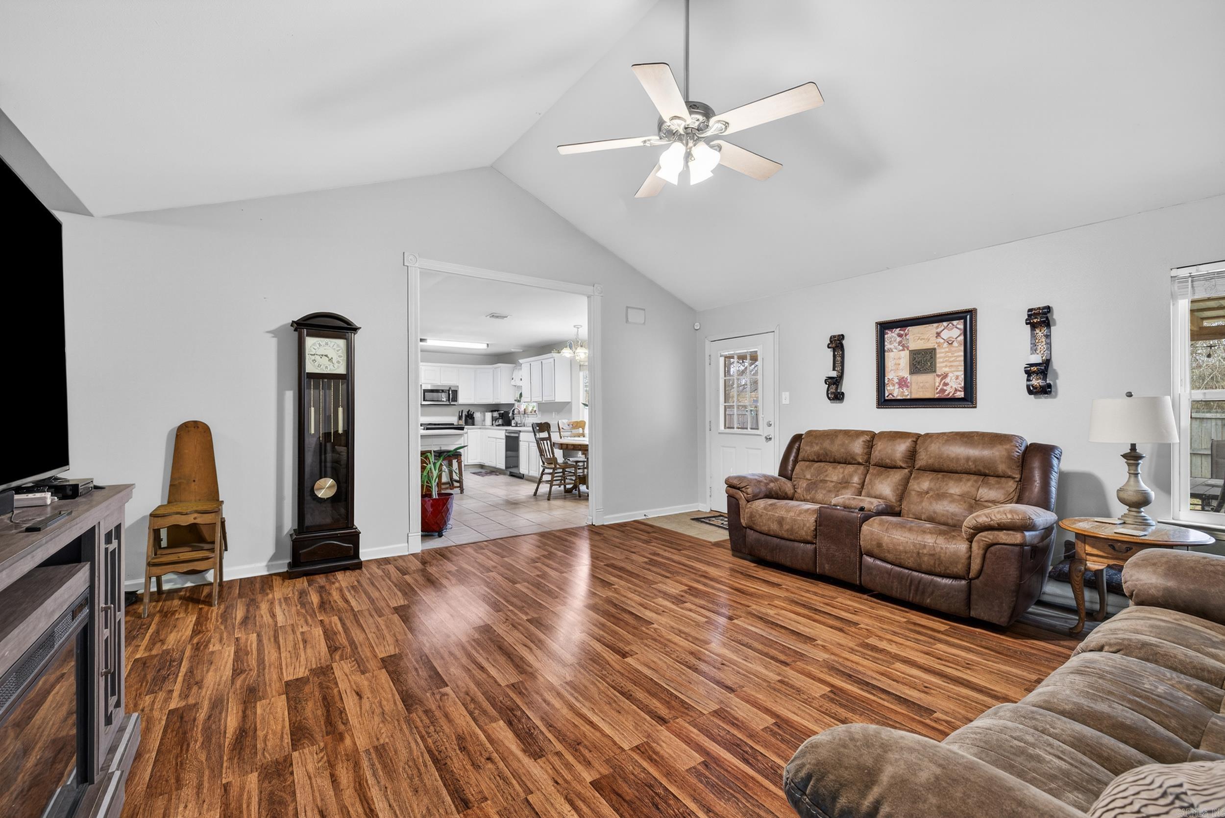 19 Shamsie Dr  Ward, AR