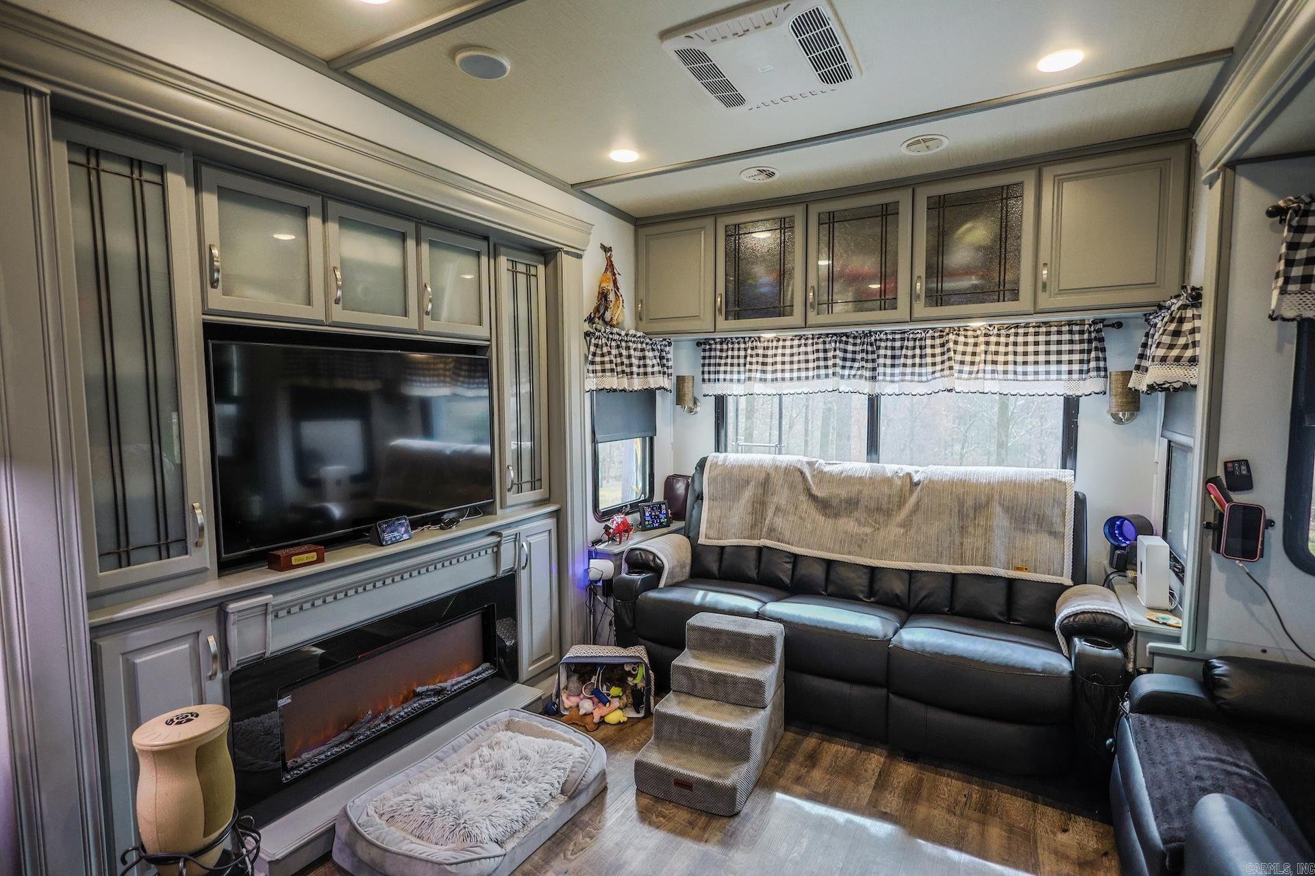 9 Bear Creek  Amity, AR