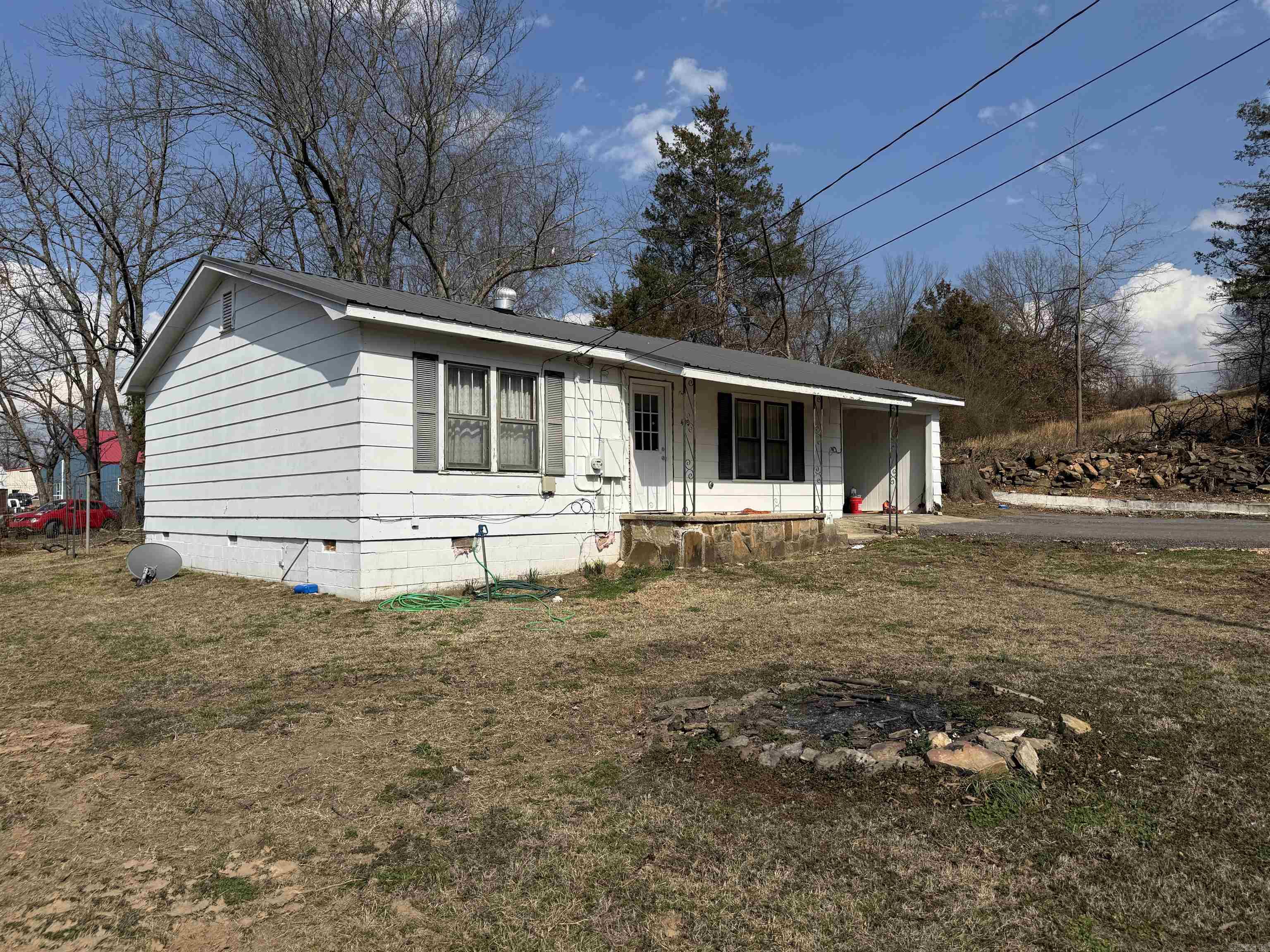 400 W Main  Marshall, AR