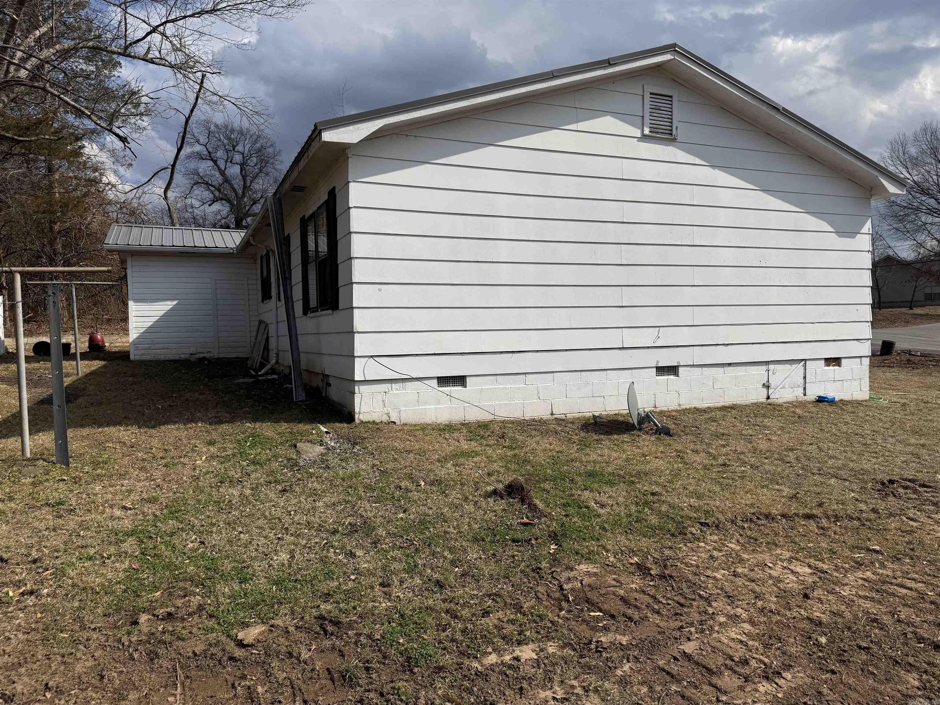 400 W Main  Marshall, AR