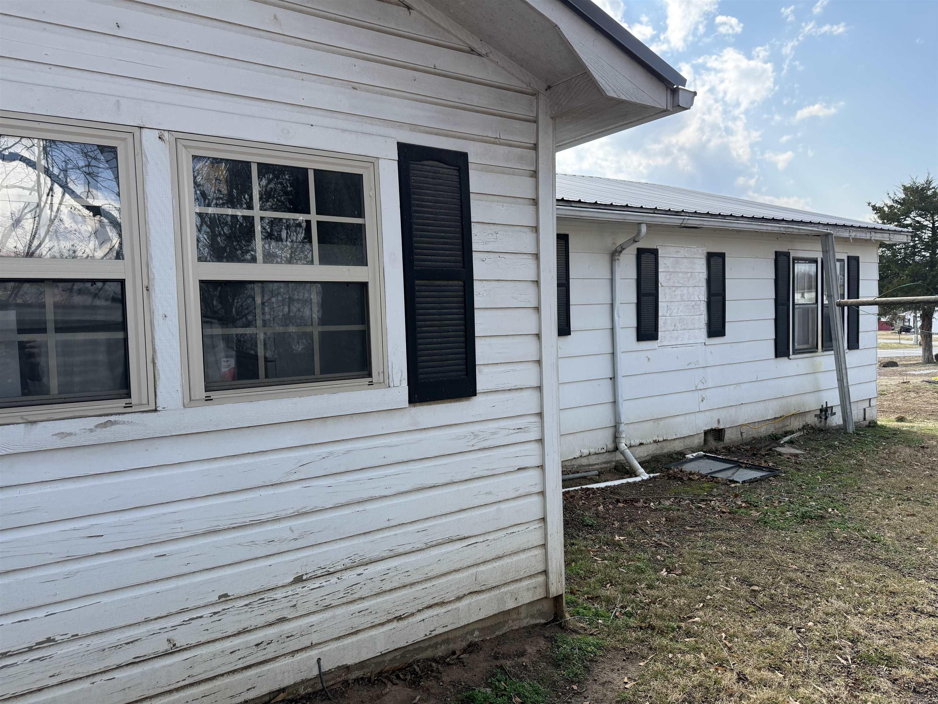 400 W Main  Marshall, AR