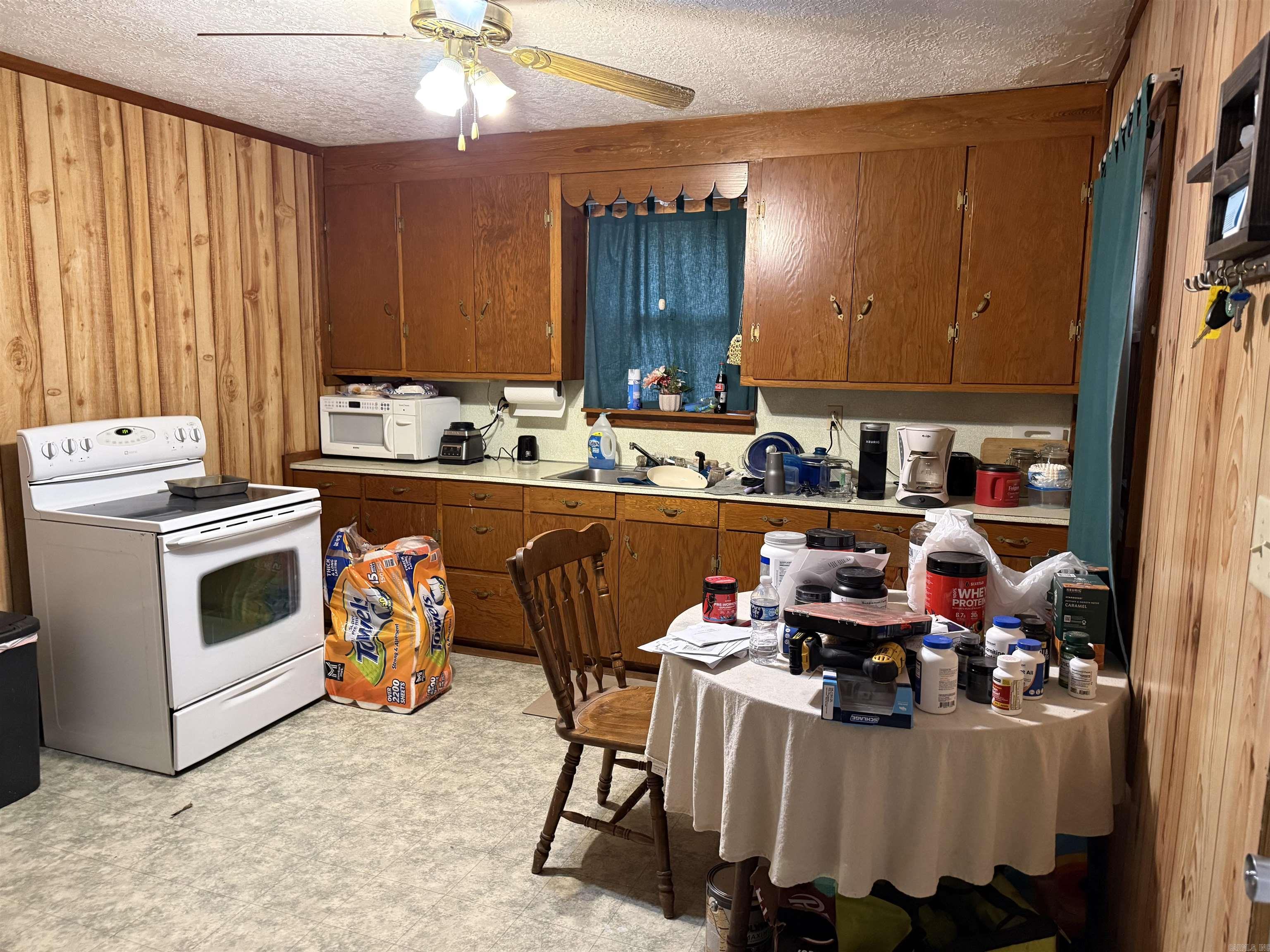 400 W Main  Marshall, AR