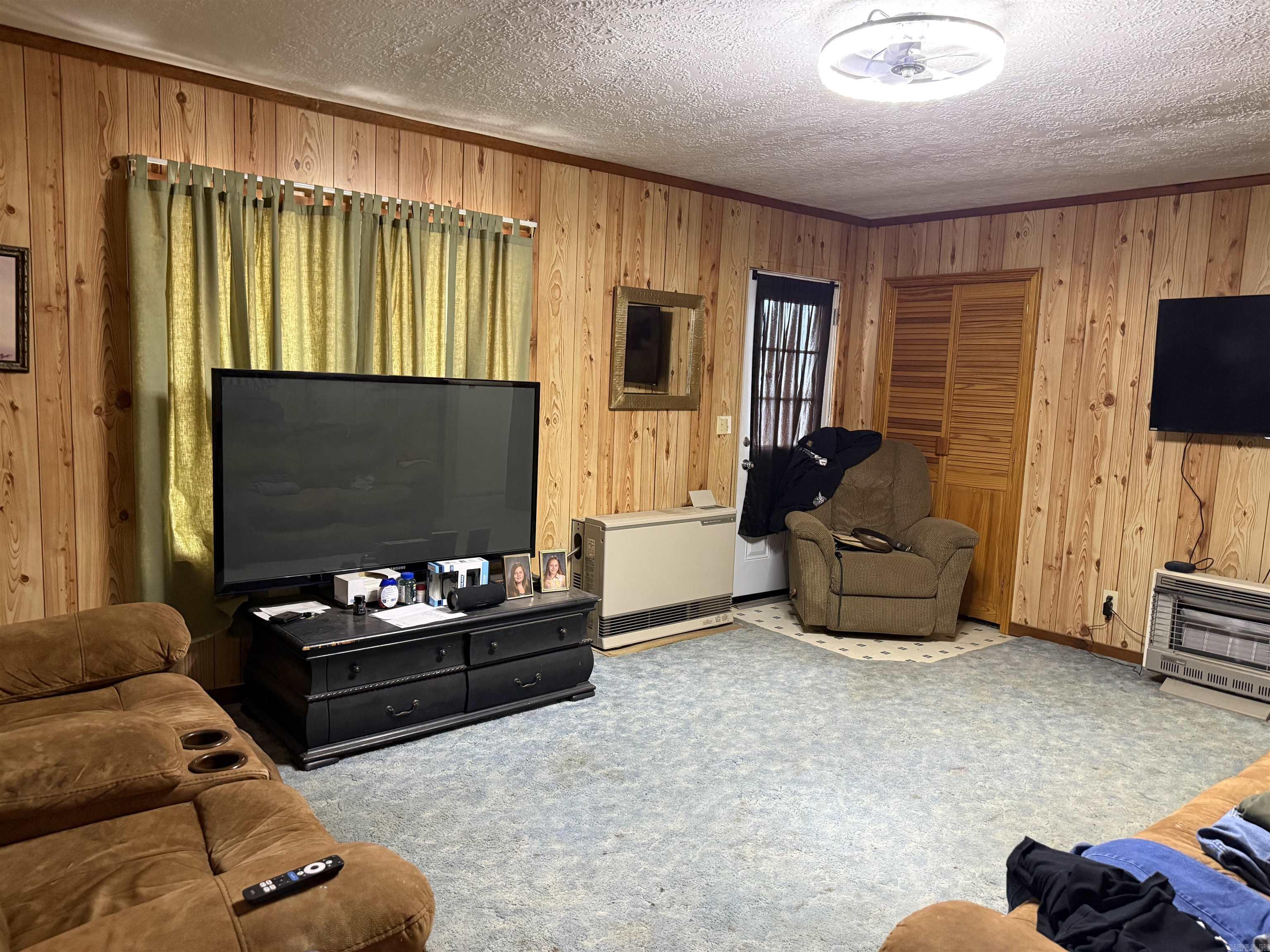 400 W Main  Marshall, AR