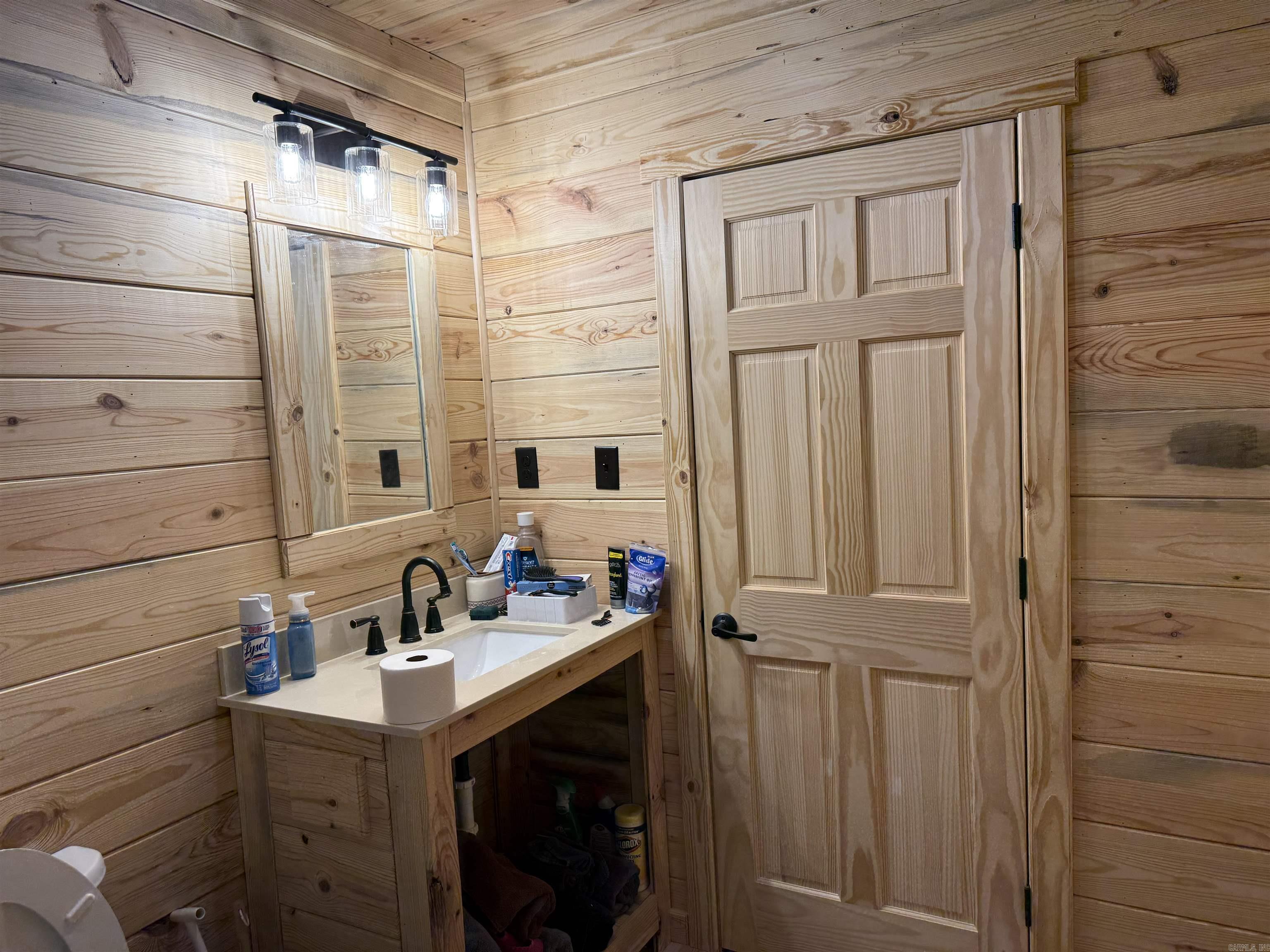 400 W Main  Marshall, AR