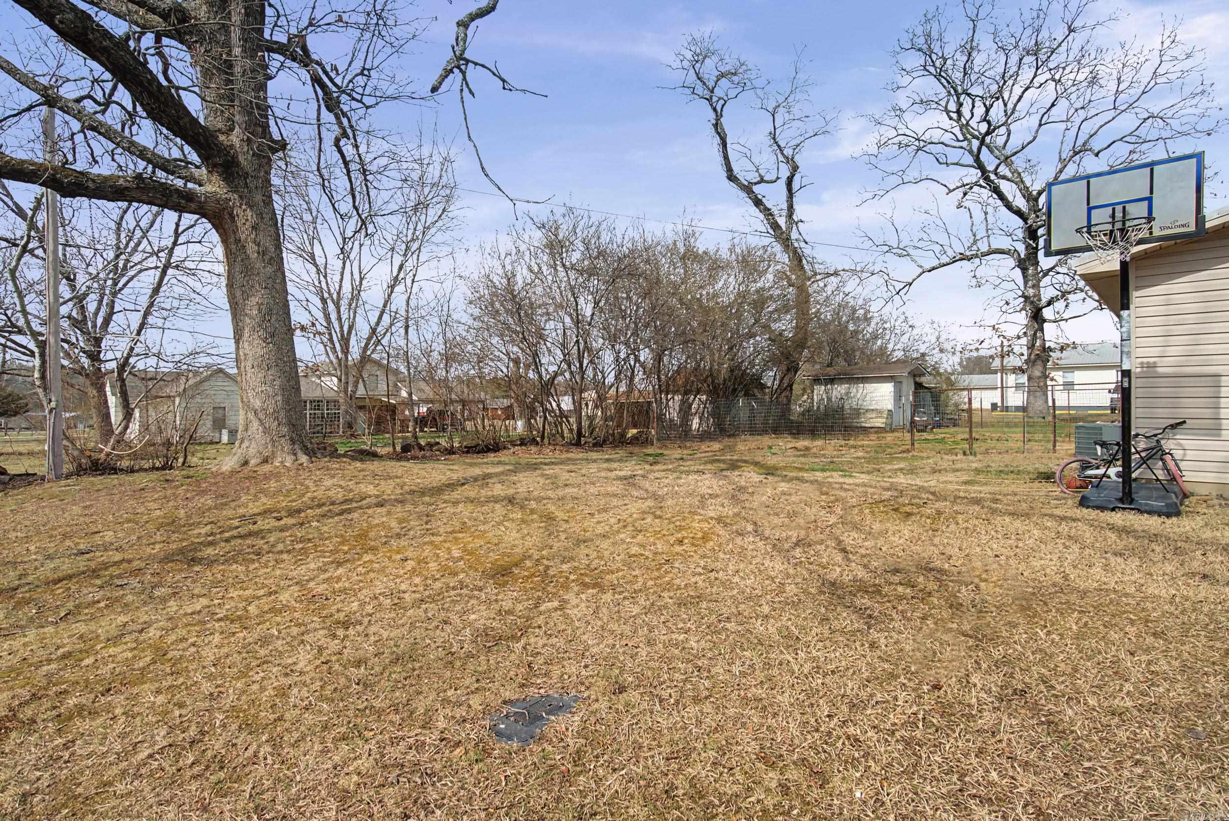 107 S West St.  Letona, AR