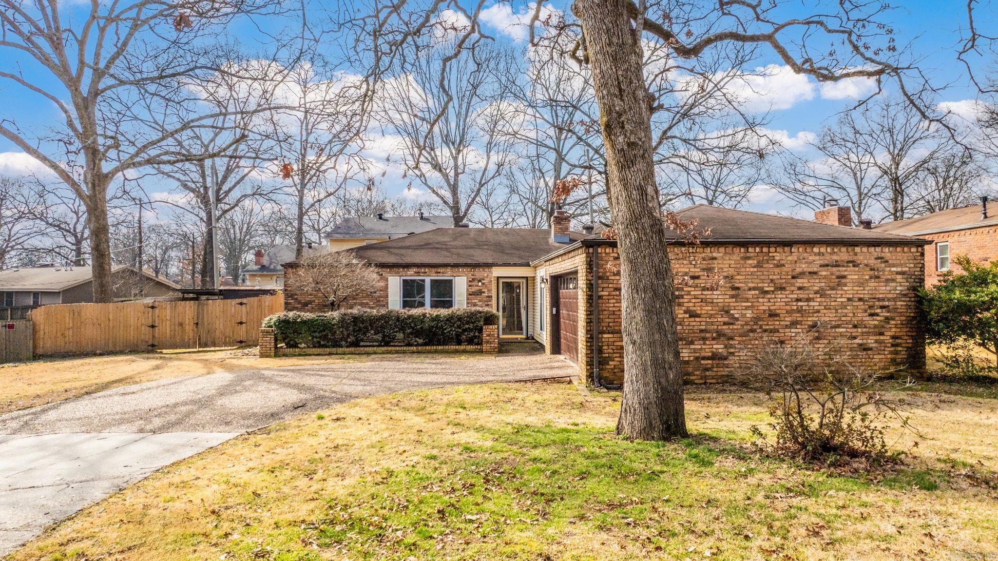 1708 War Eagle  North Little Rock, AR