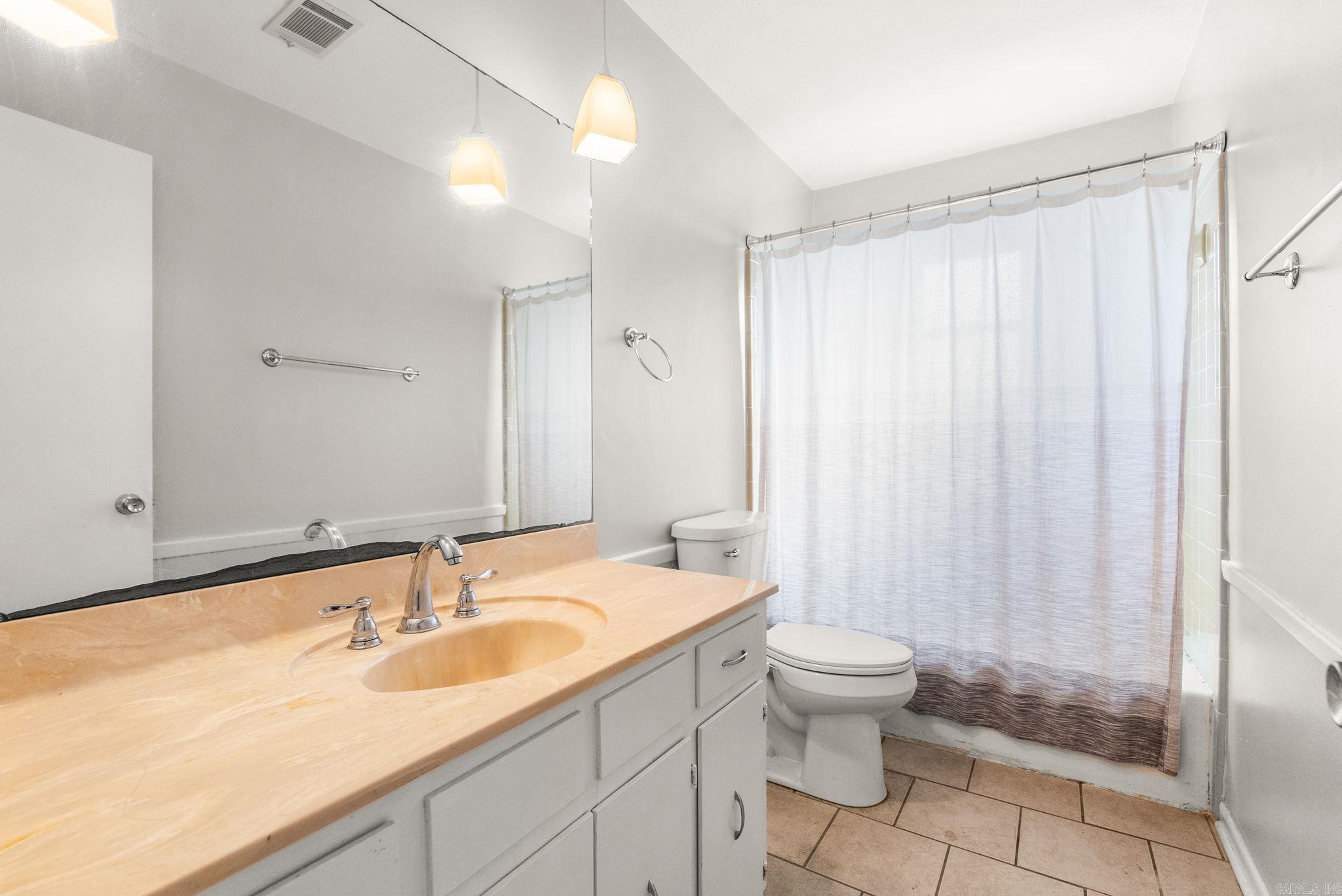 1708 War Eagle  North Little Rock, AR