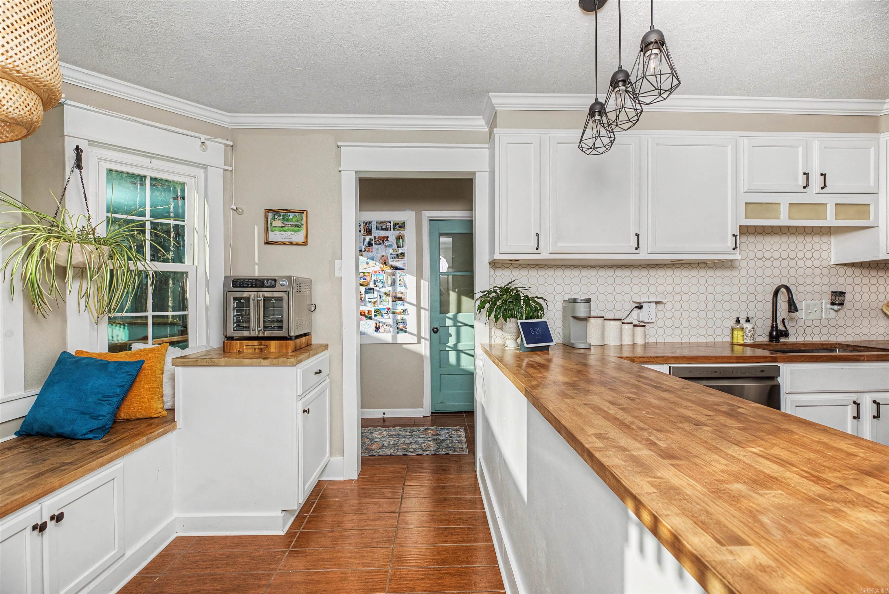 2204 Meadow Pond  White Hall, AR