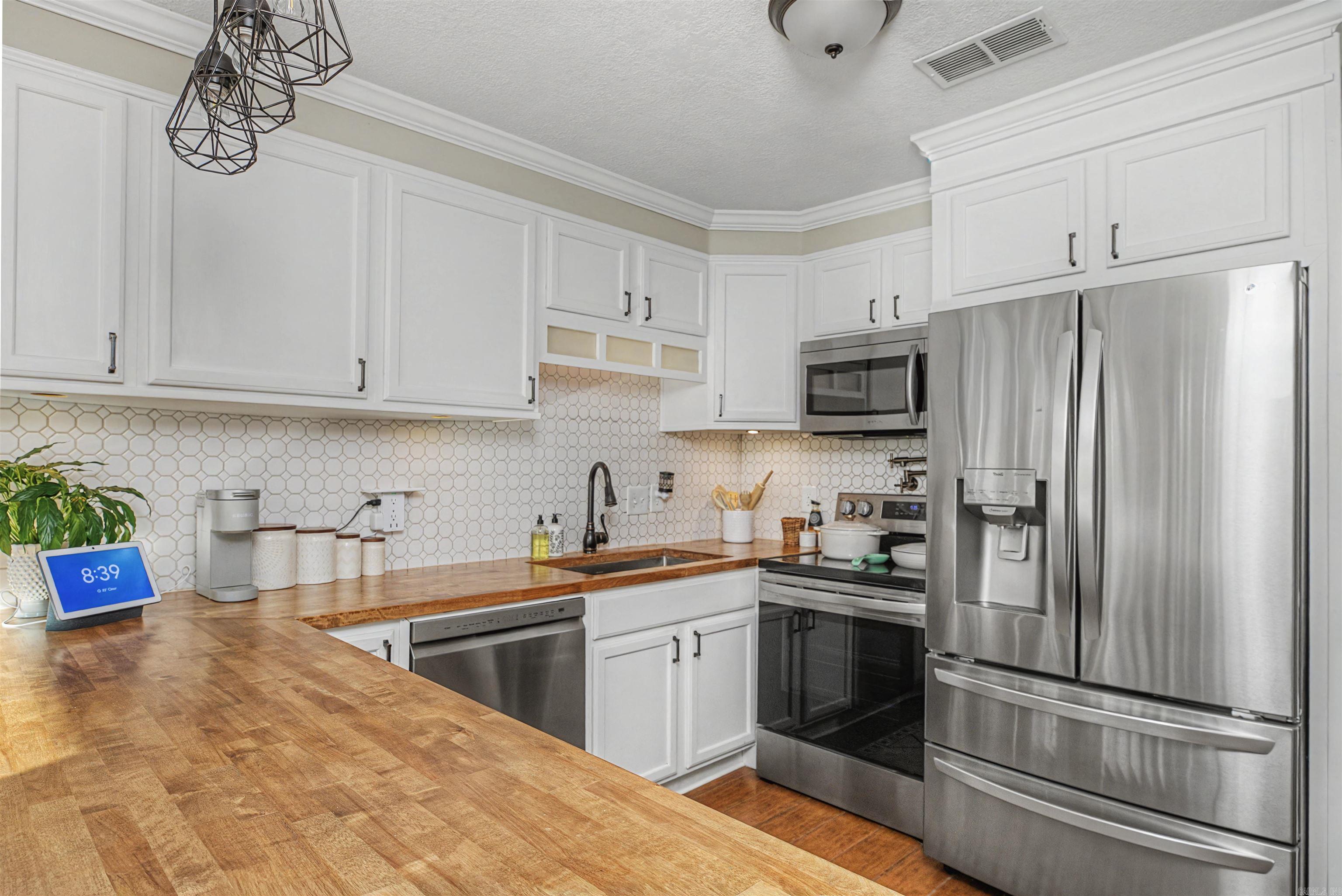 2204 Meadow Pond  White Hall, AR