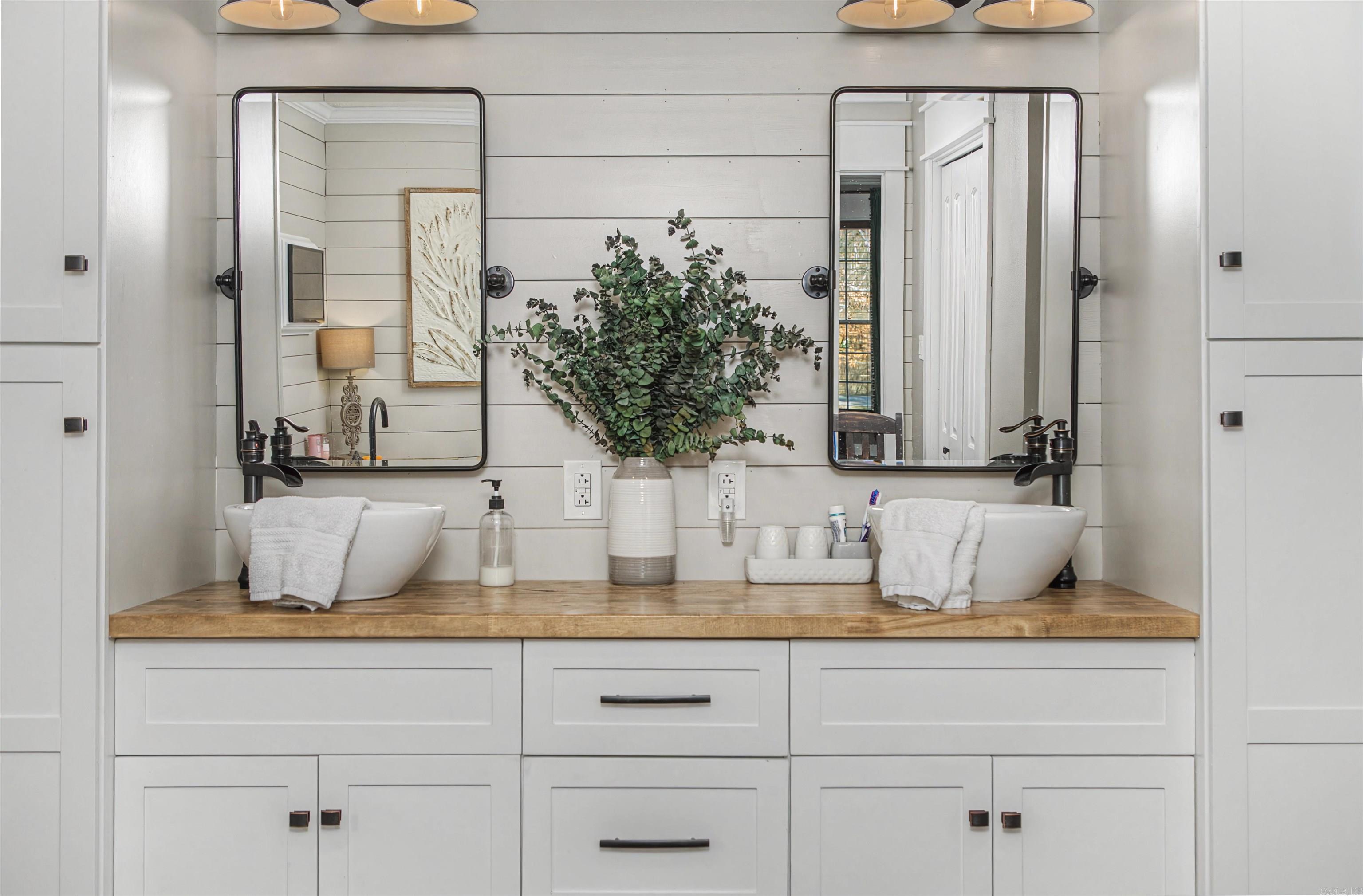 2204 Meadow Pond  White Hall, AR