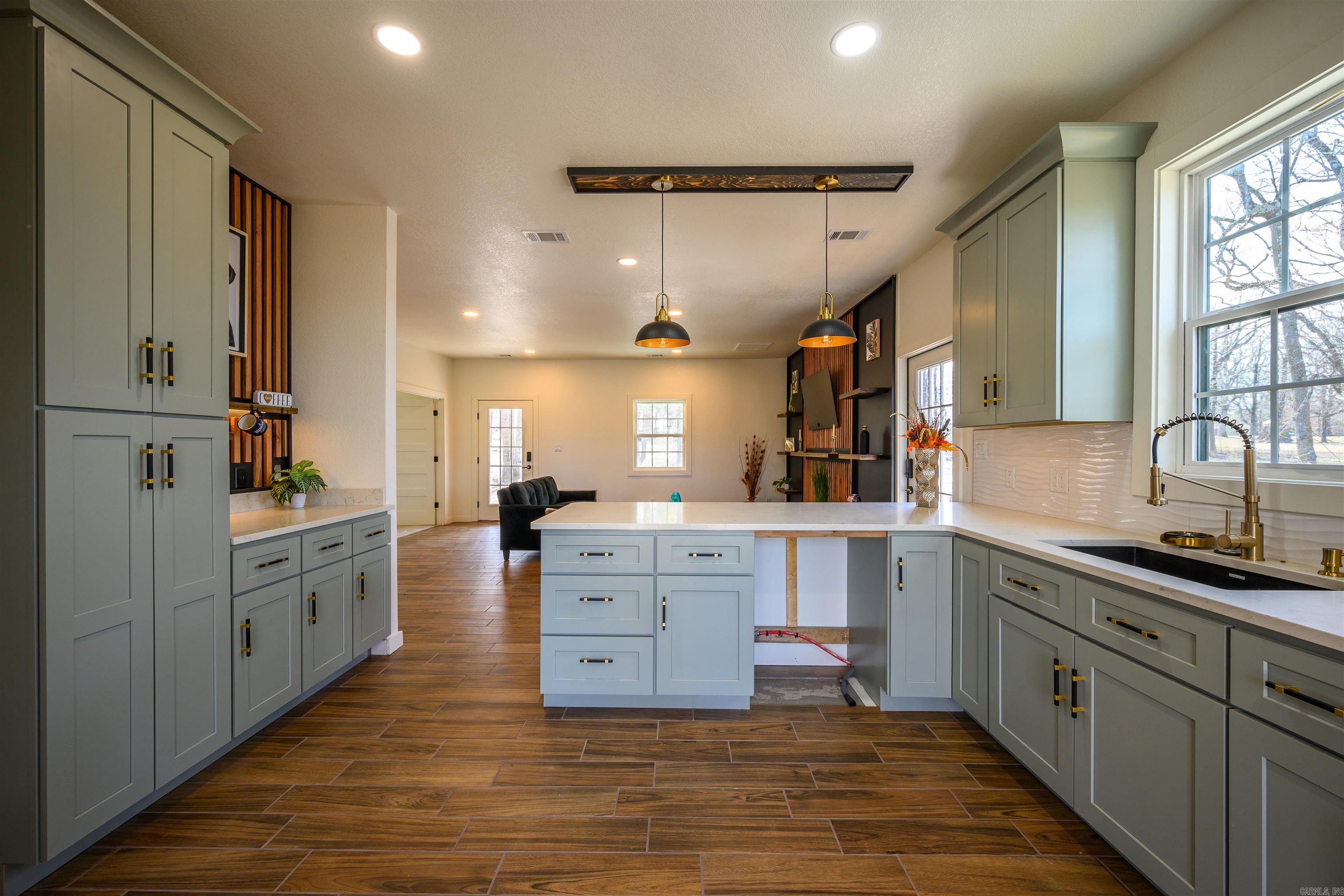 372 County Line  Locust Grove, AR